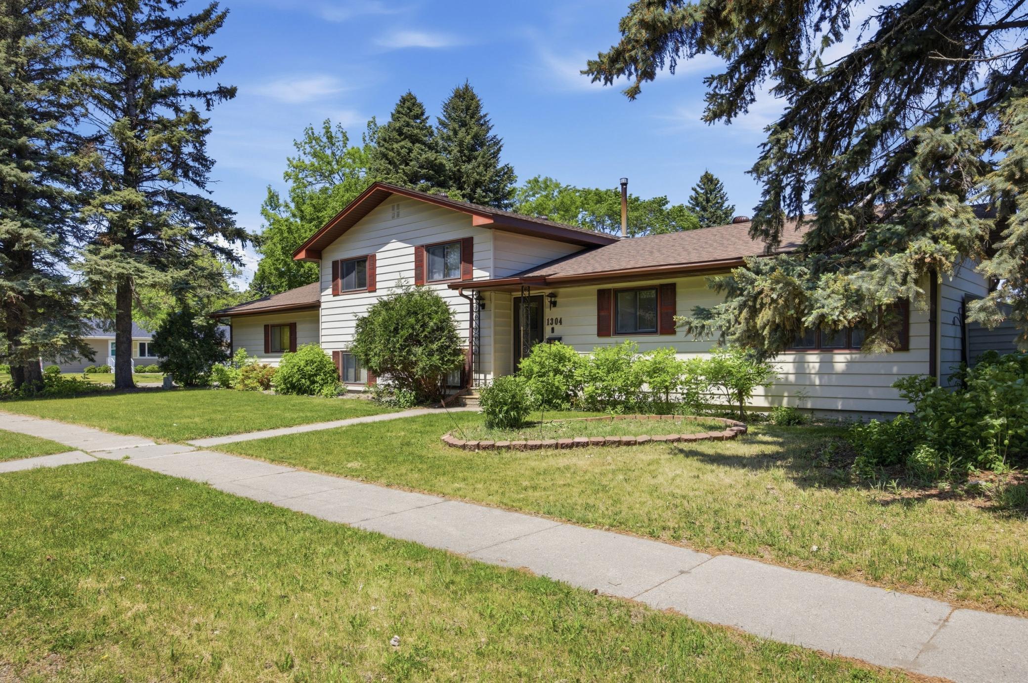 1304 26th Avenue S Property Photo 2
