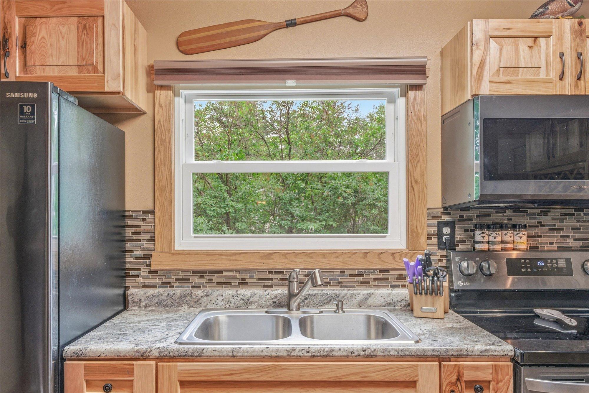 80 Monroe Avenue Property Photo 14