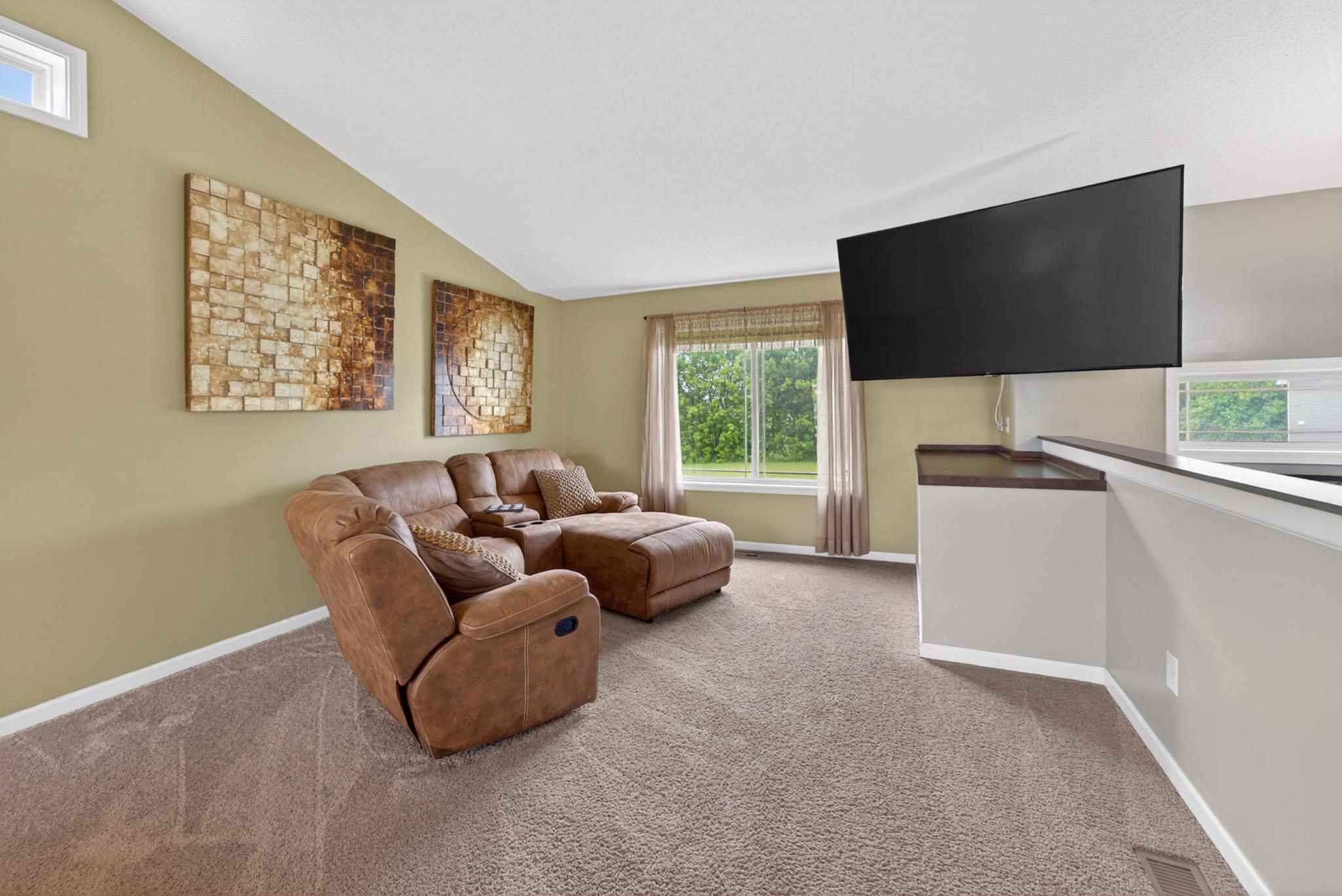 835 Highview Loop Se Property Photo 11