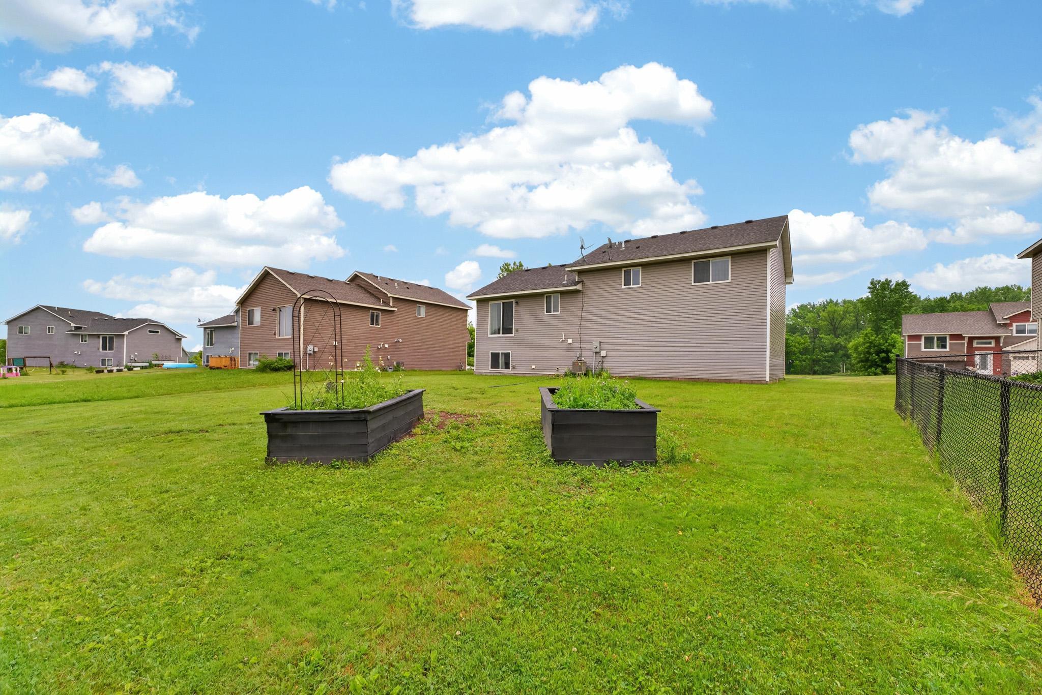 835 Highview Loop Se Property Photo 32