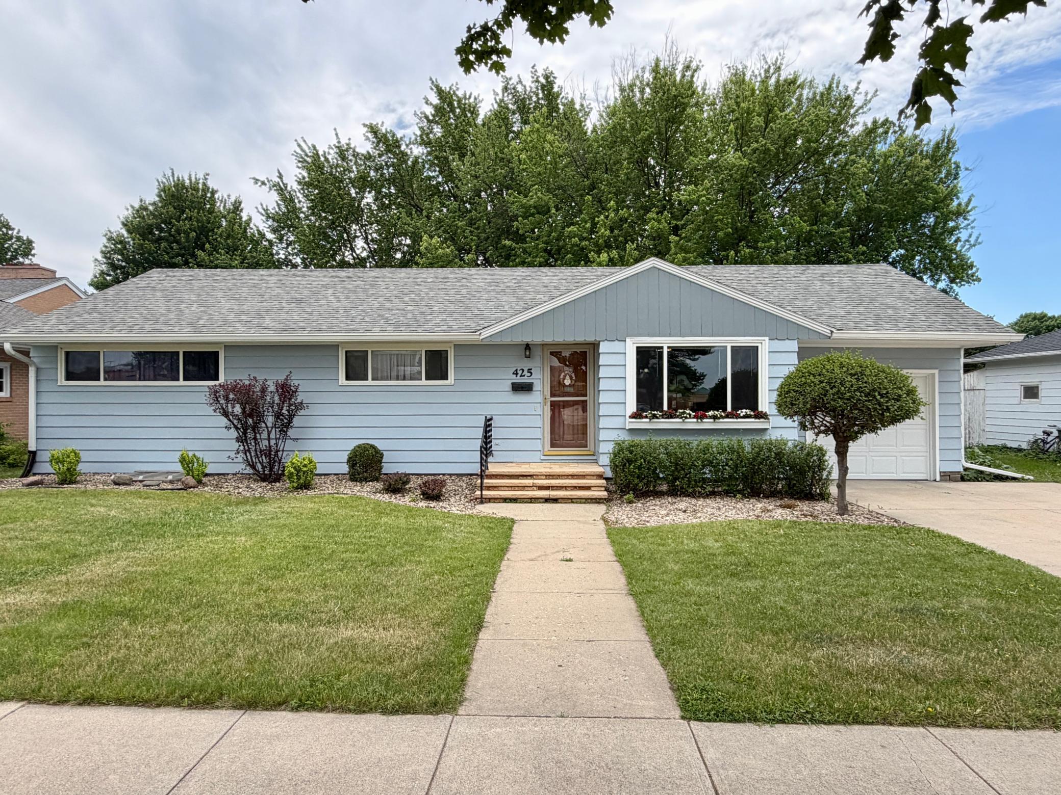 425 W Dodge Street Property Photo 1