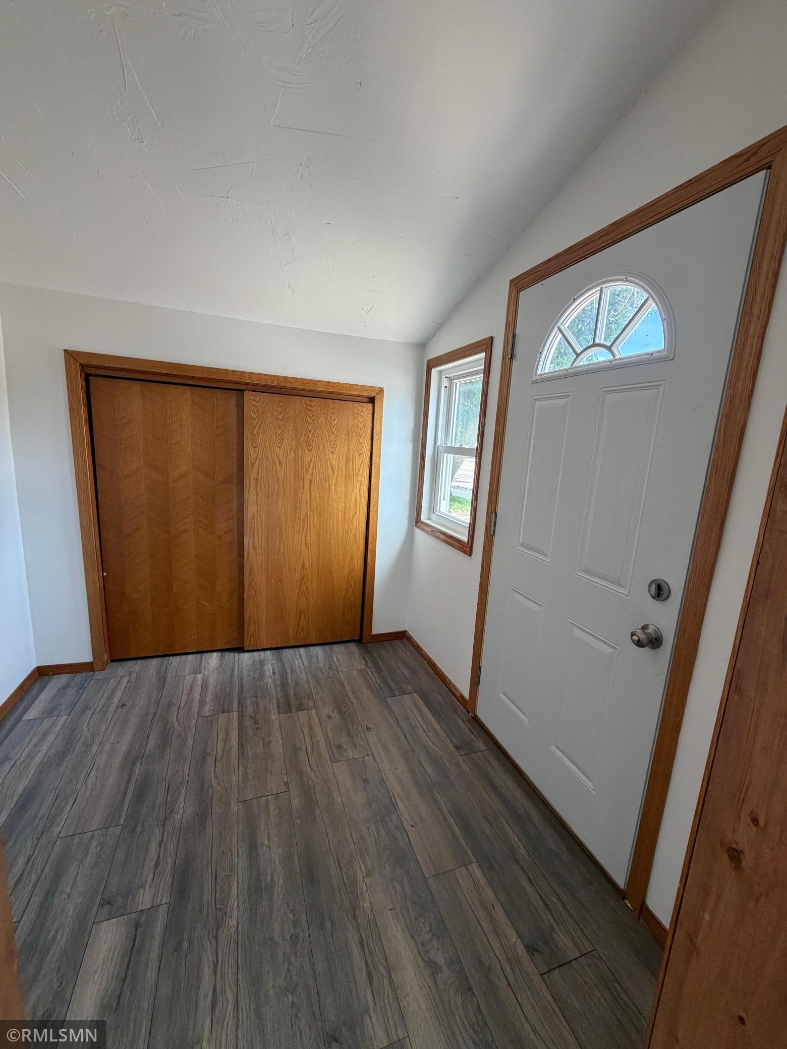 607 1st Avenue E Property Photo 3