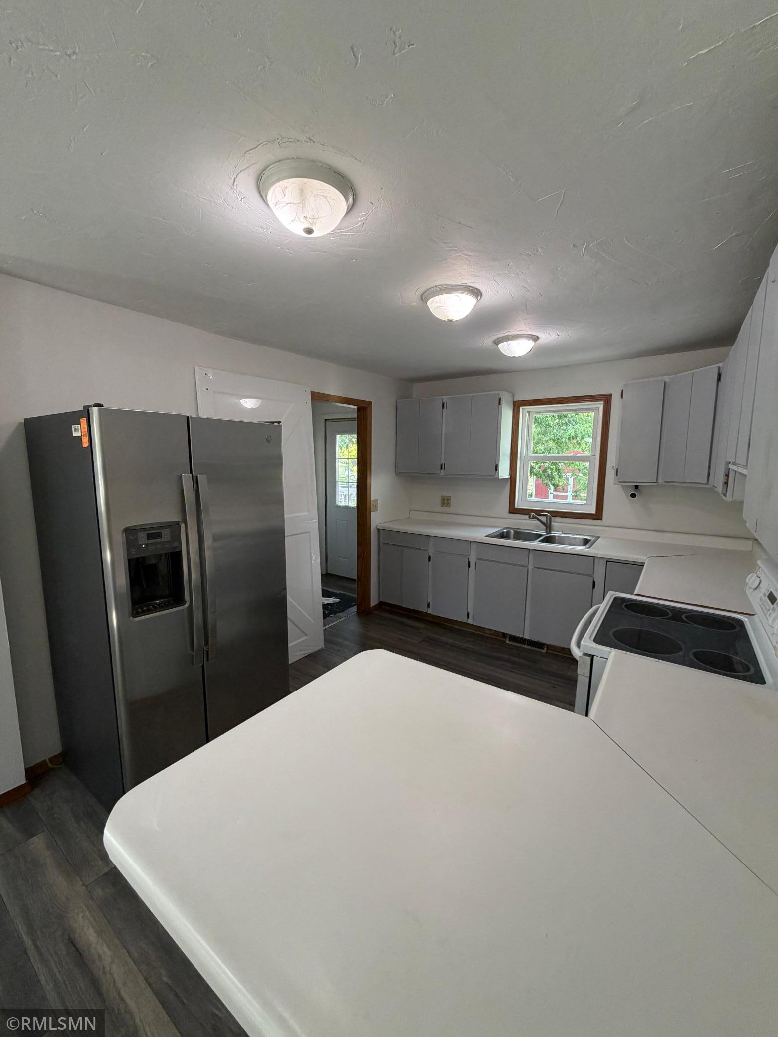 607 1st Avenue E Property Photo 5