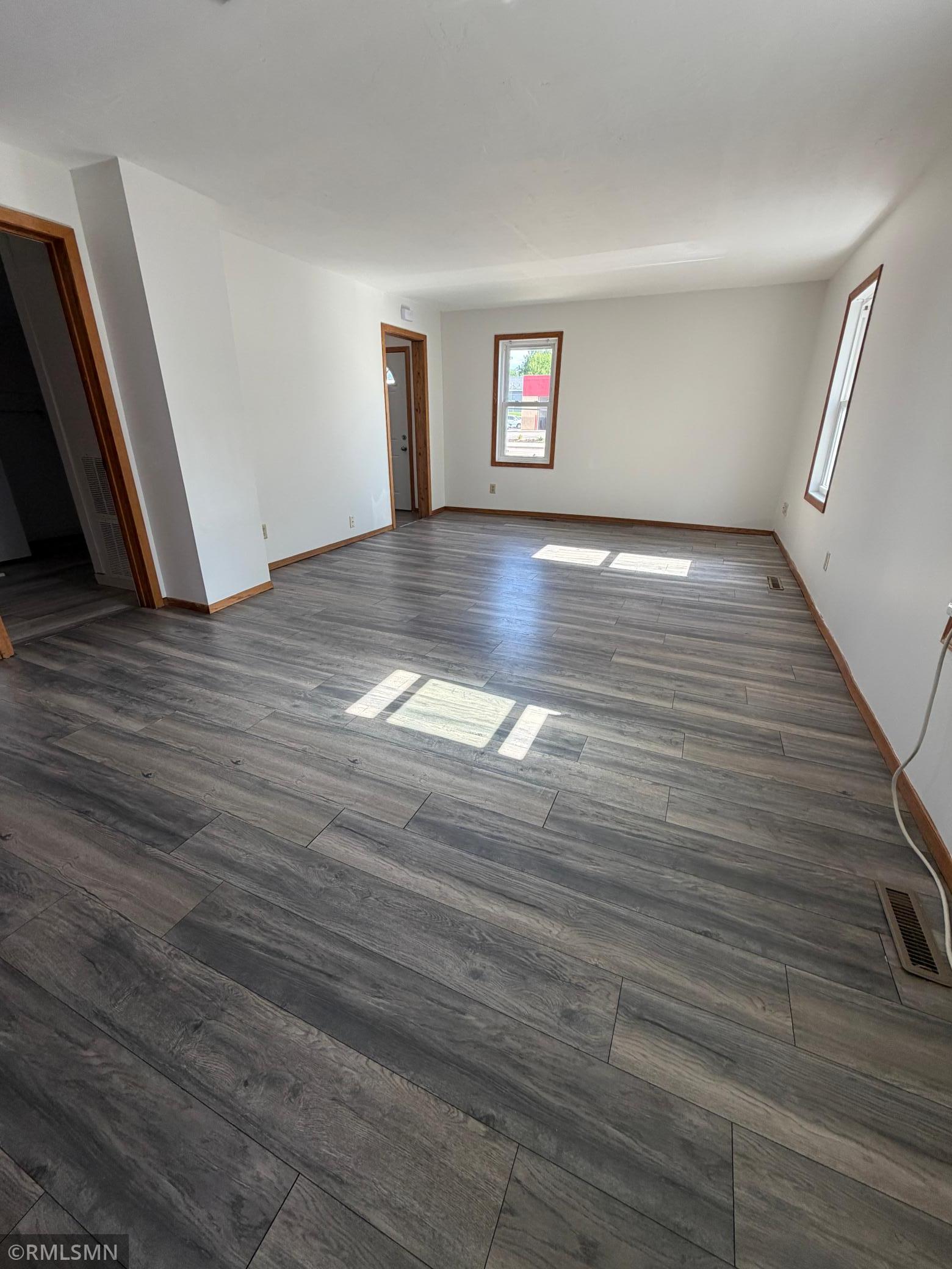 607 1st Avenue E Property Photo 7