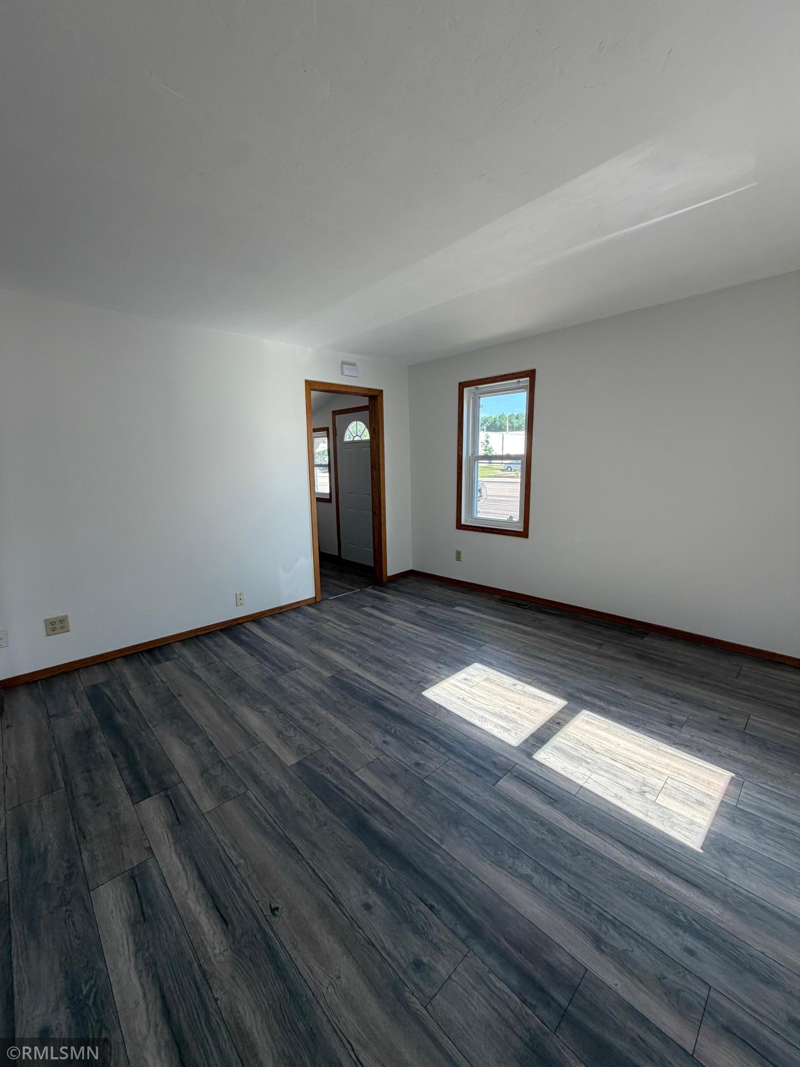 607 1st Avenue E Property Photo 8
