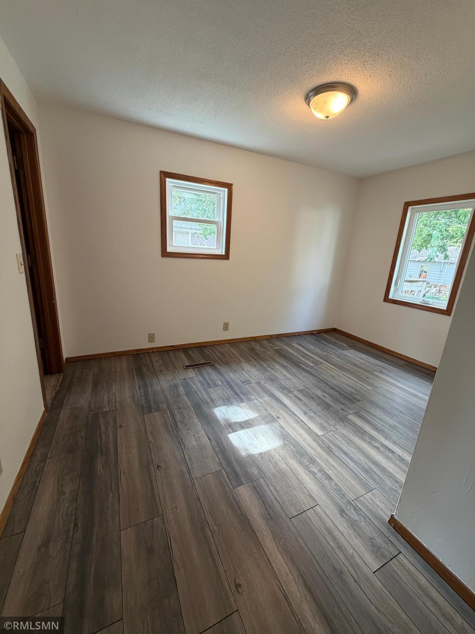 607 1st Avenue E Property Photo 12