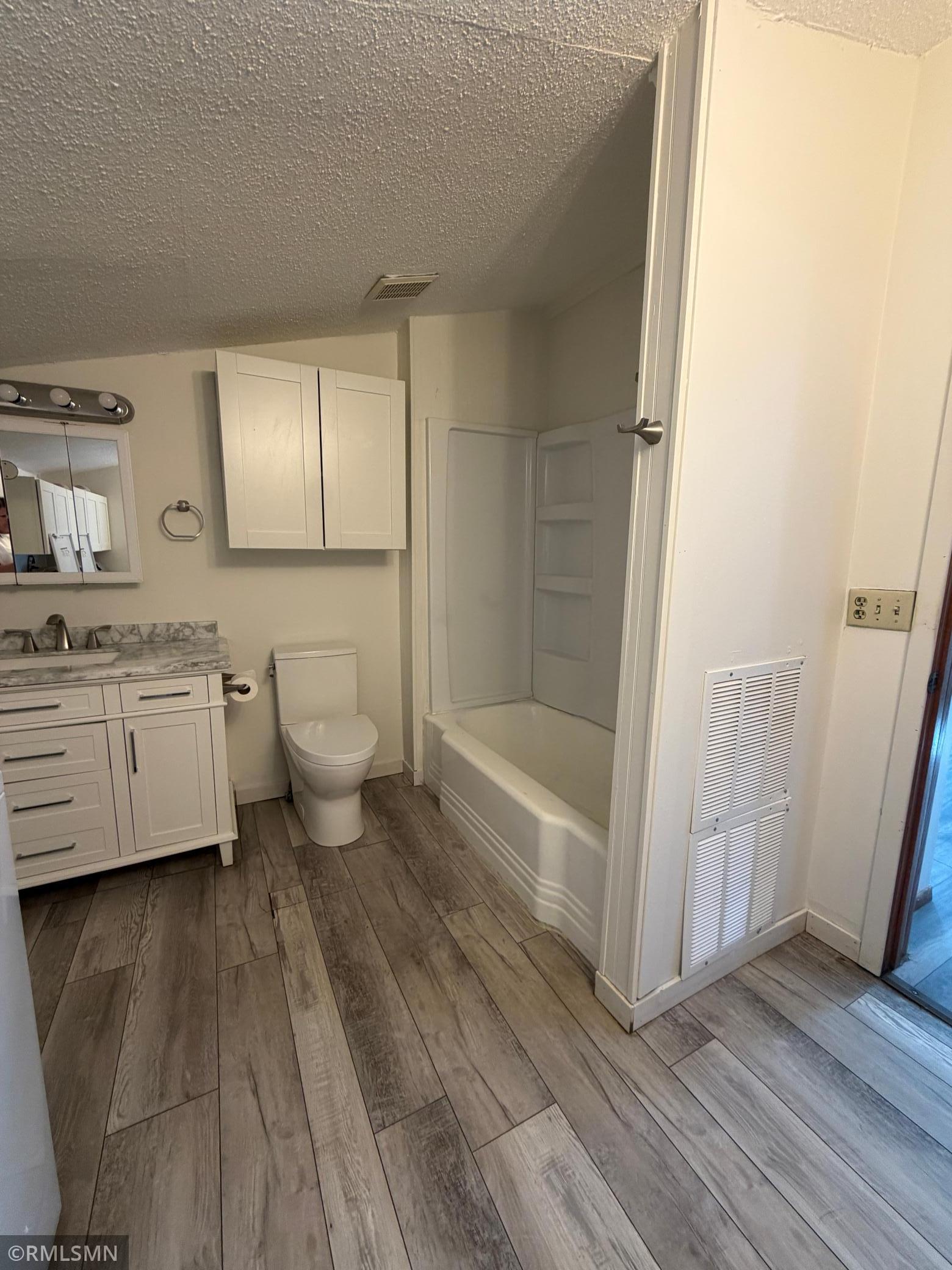 607 1st Avenue E Property Photo 15