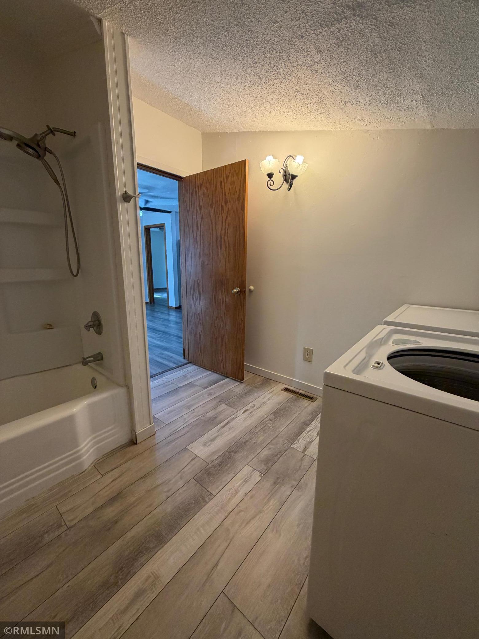 607 1st Avenue E Property Photo 16