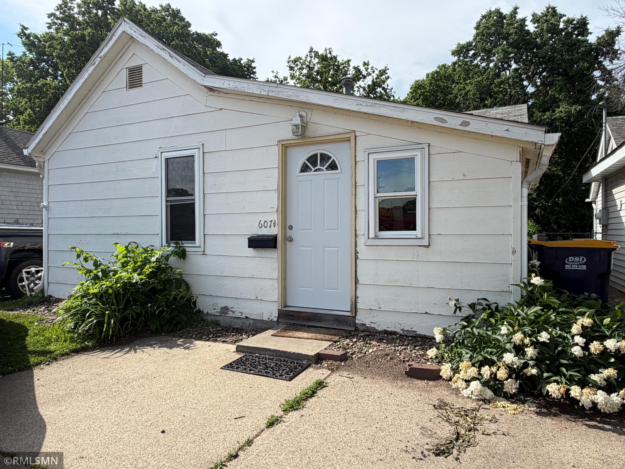 607 1st Avenue E Property Photo 17
