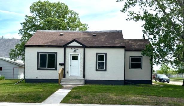 120 Spruce Avenue S Property Photo 1