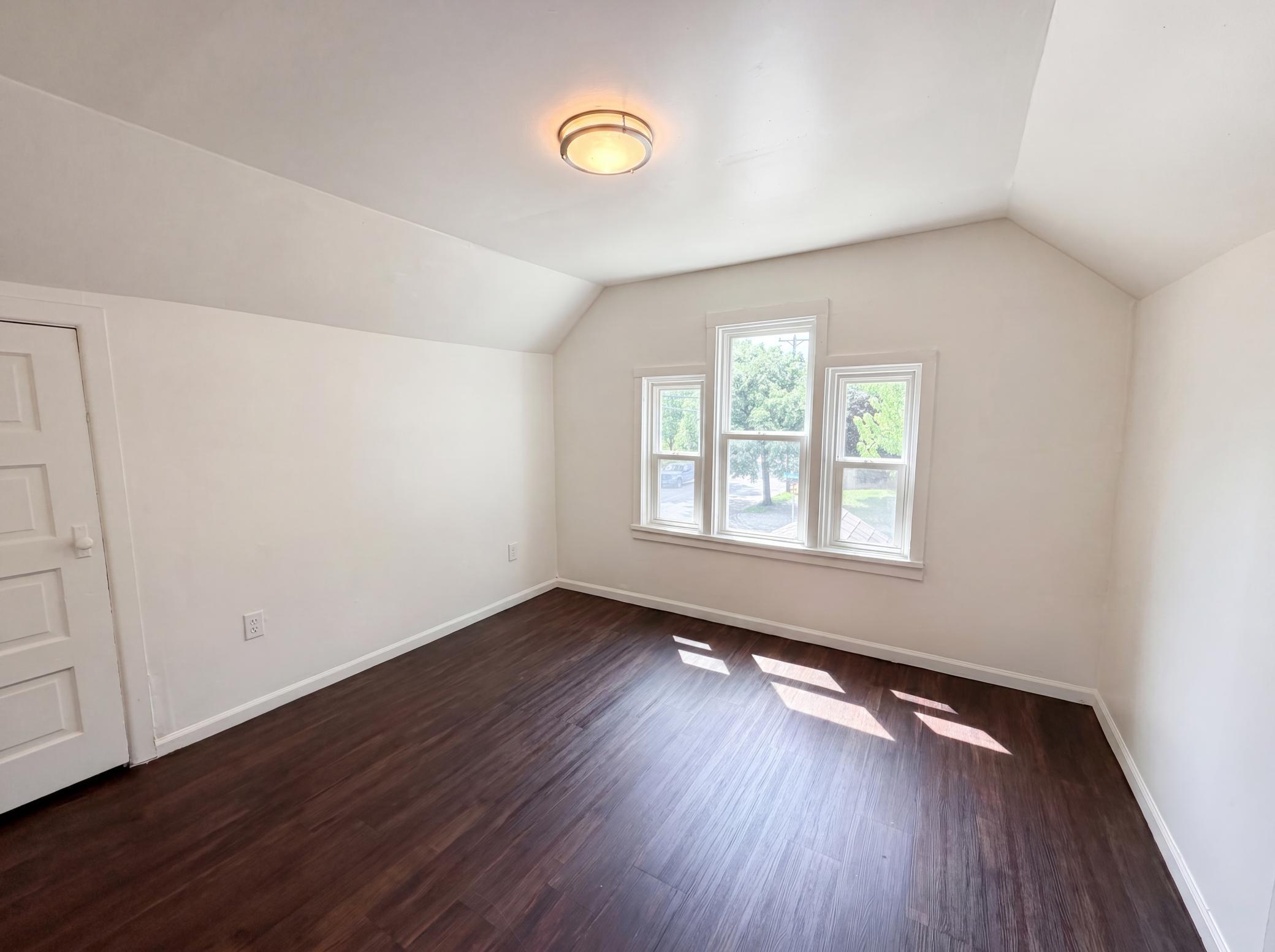 5200 Camden Avenue N Property Photo 15