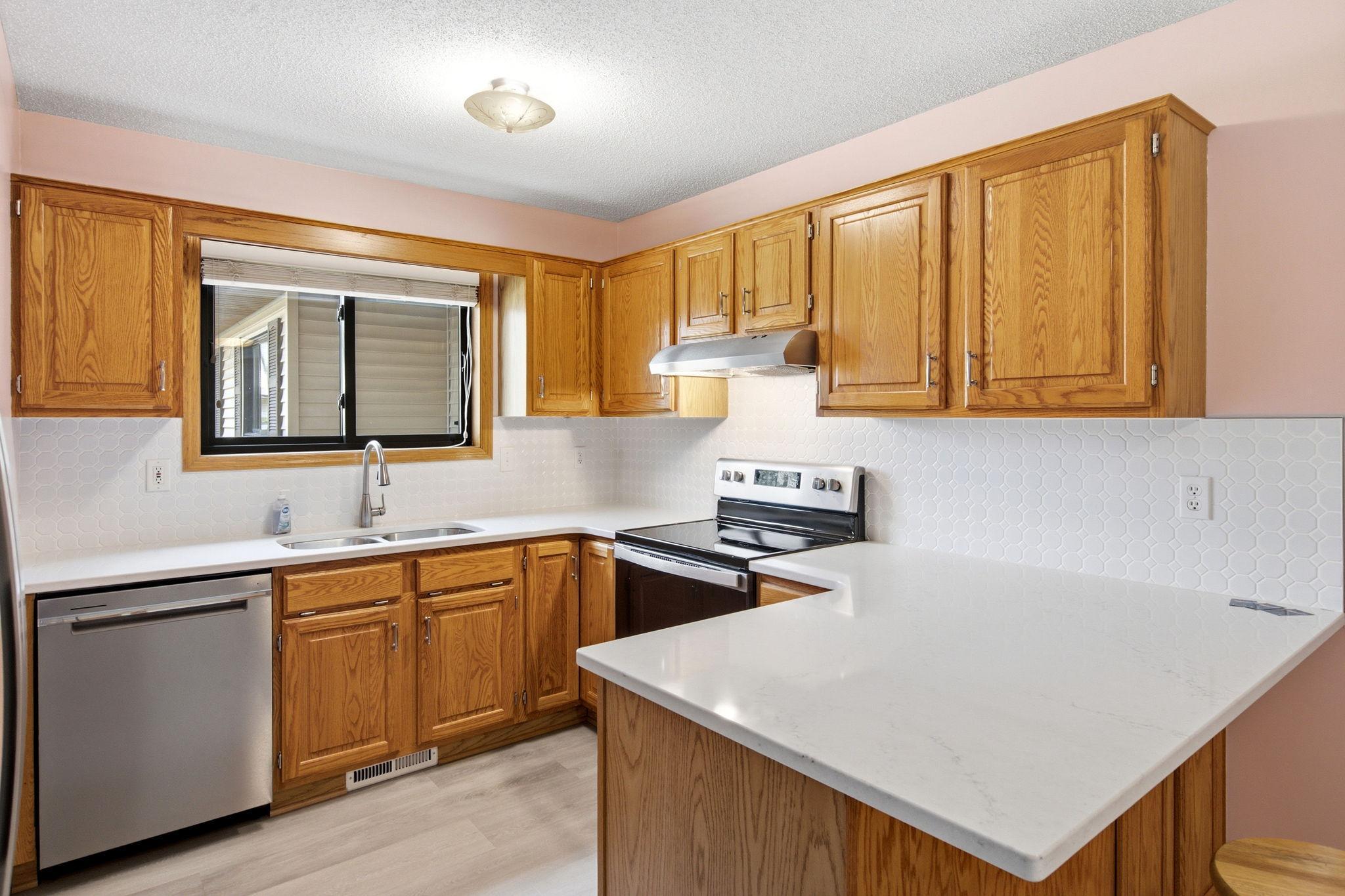 5305 Orleans Lane N 6 Property Photo 1