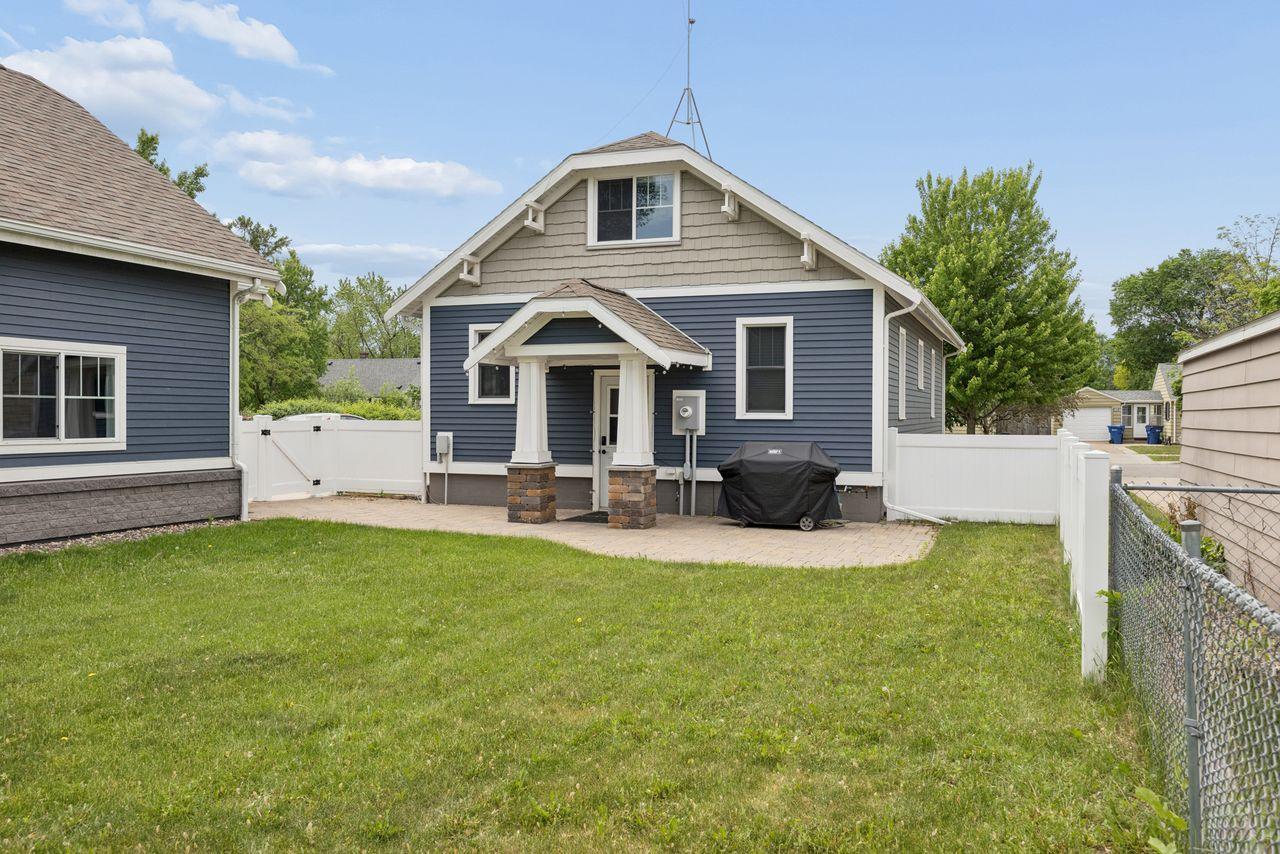 1014 11th Avenue N Property Photo 4