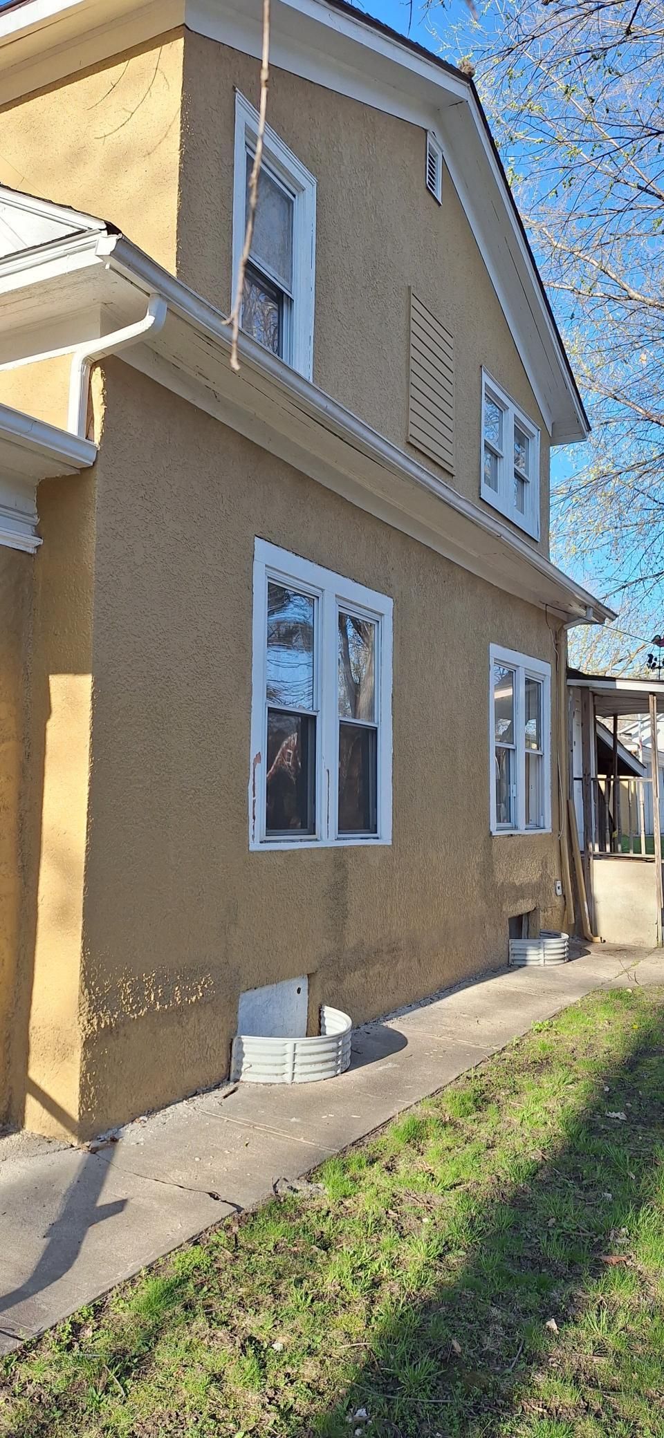 3614 Russell Avenue N Property Photo 6