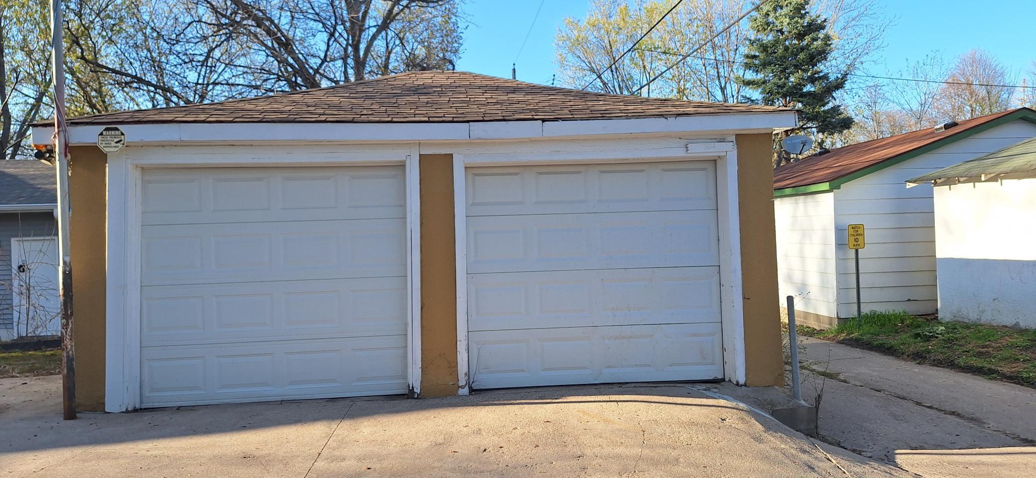 3614 Russell Avenue N Property Photo 7