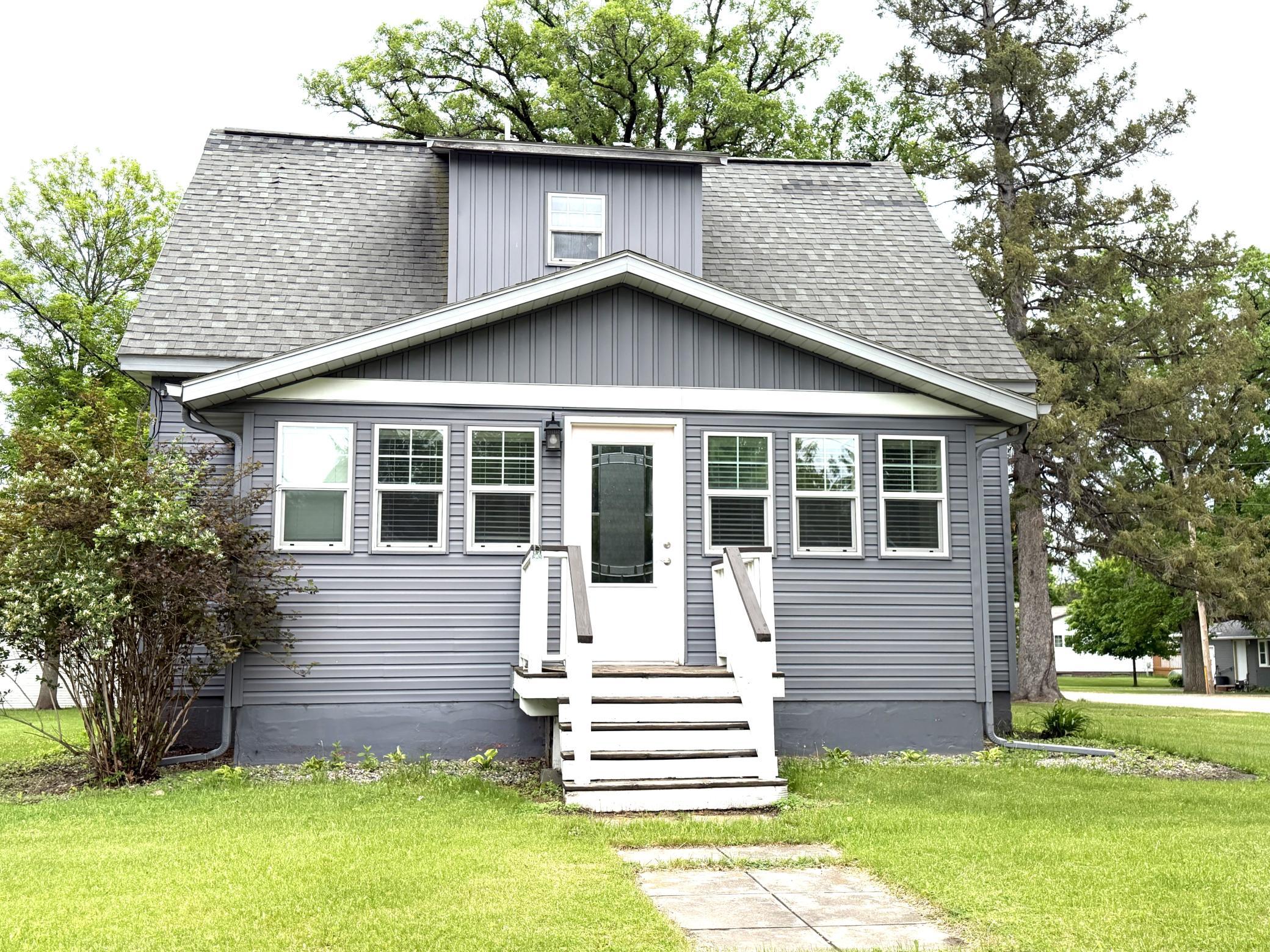420 2nd Avenue S Property Photo 1