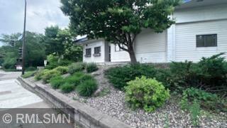 1714 E Hennepin Avenue Property Photo 9