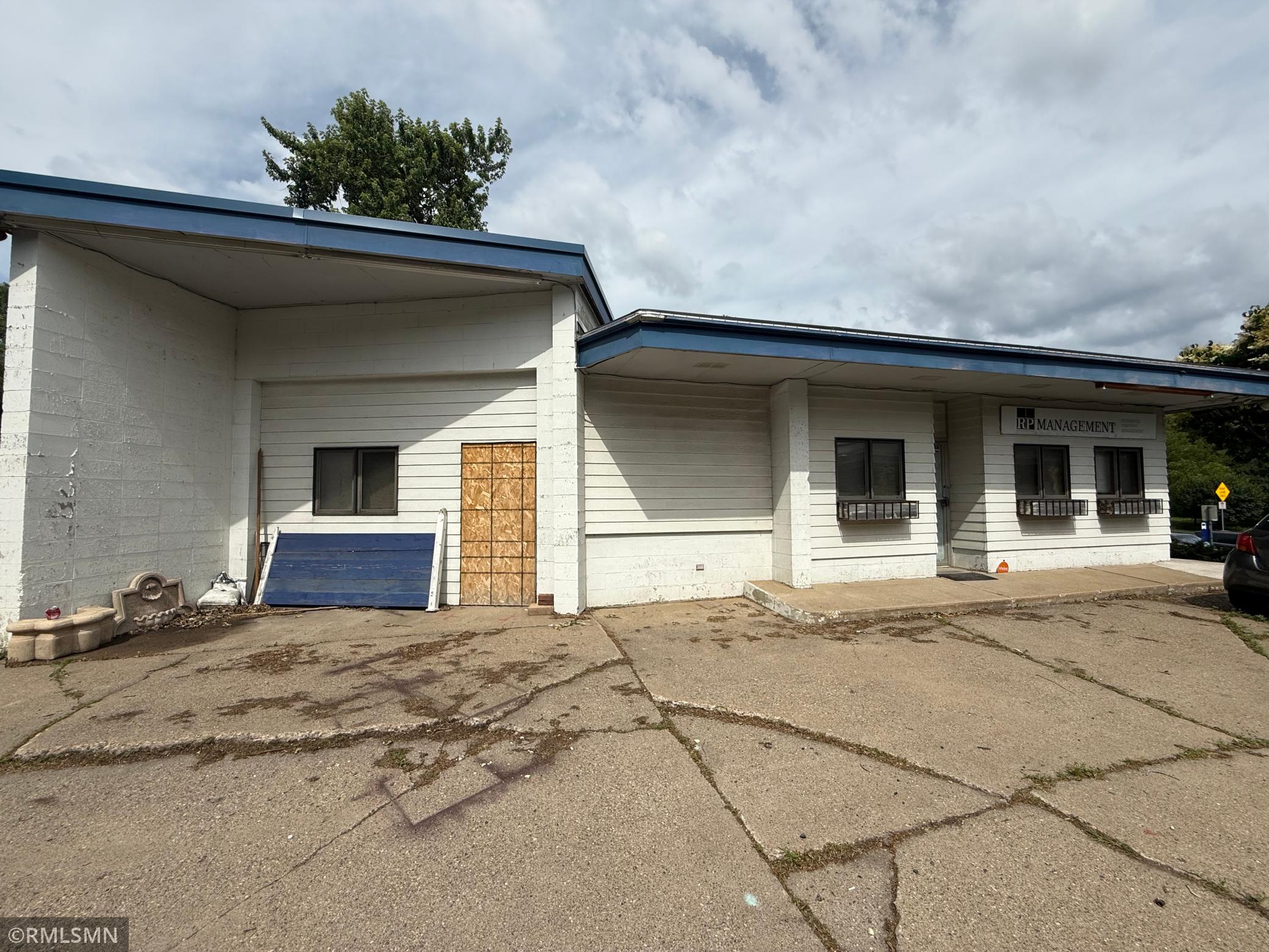 1714 E Hennepin Avenue Property Photo 10