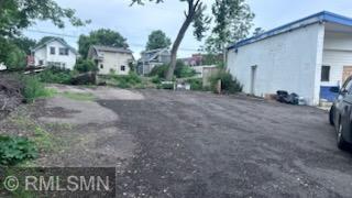 1714 E Hennepin Avenue Property Photo 13