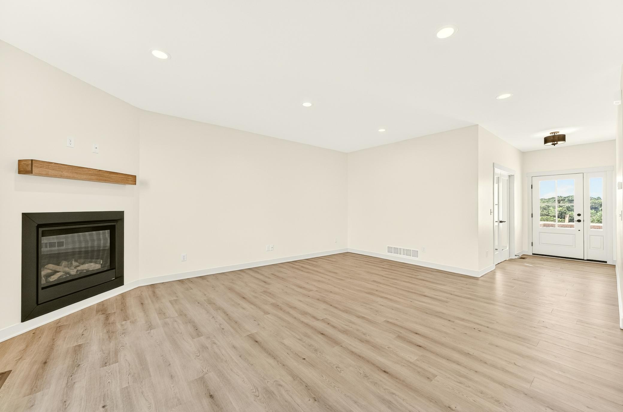 3435 Stonehedge Drive Ne Property Photo 8