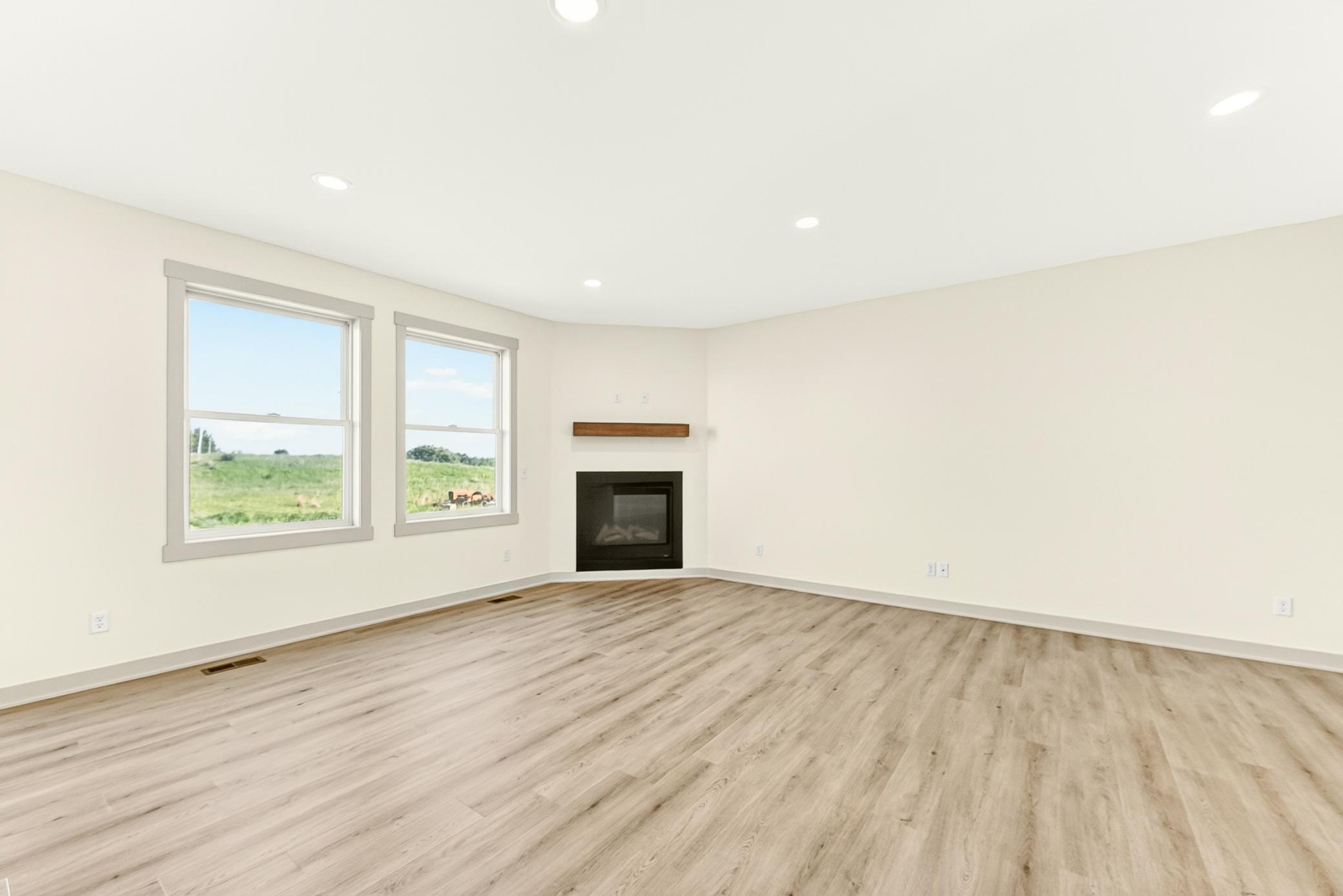 3435 Stonehedge Drive Ne Property Photo 9