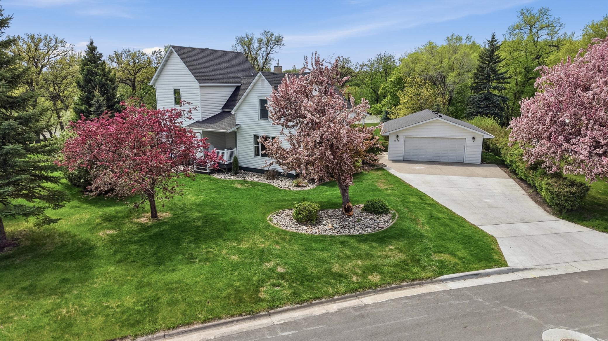 1323 S River Drive Property Photo 1