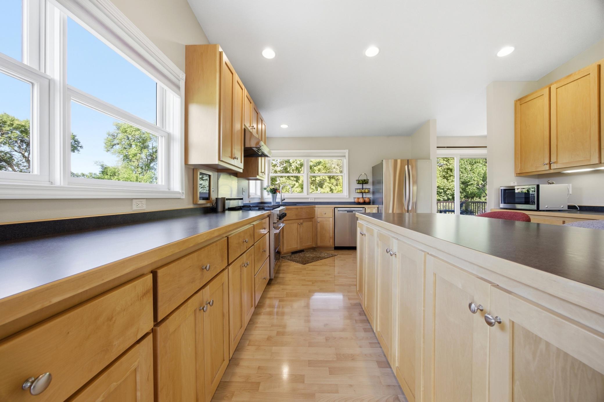 1323 S River Drive Property Photo 10