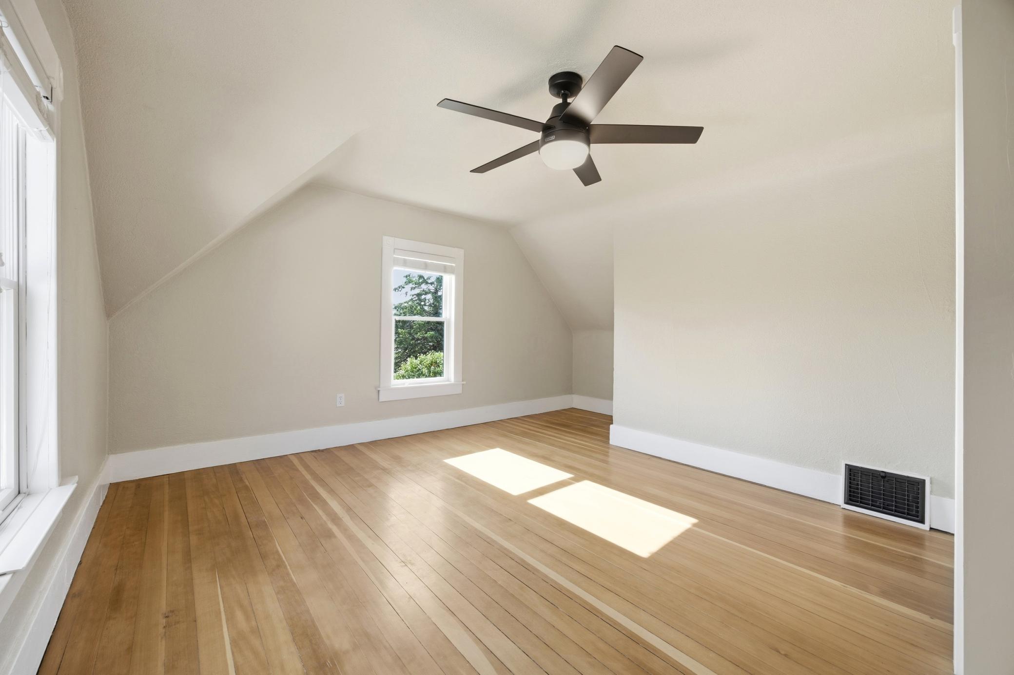 1323 S River Drive Property Photo 31