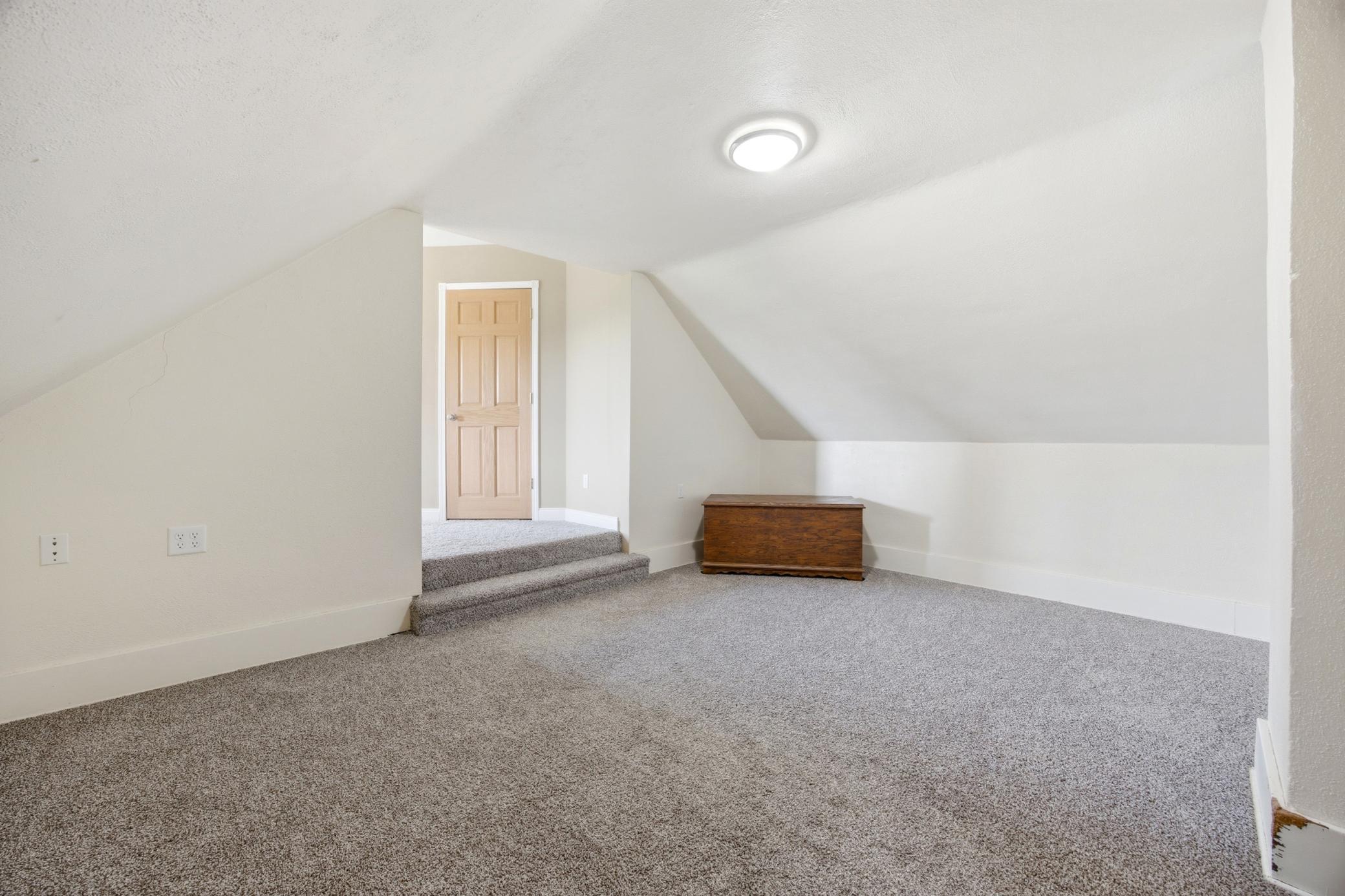 1323 S River Drive Property Photo 33