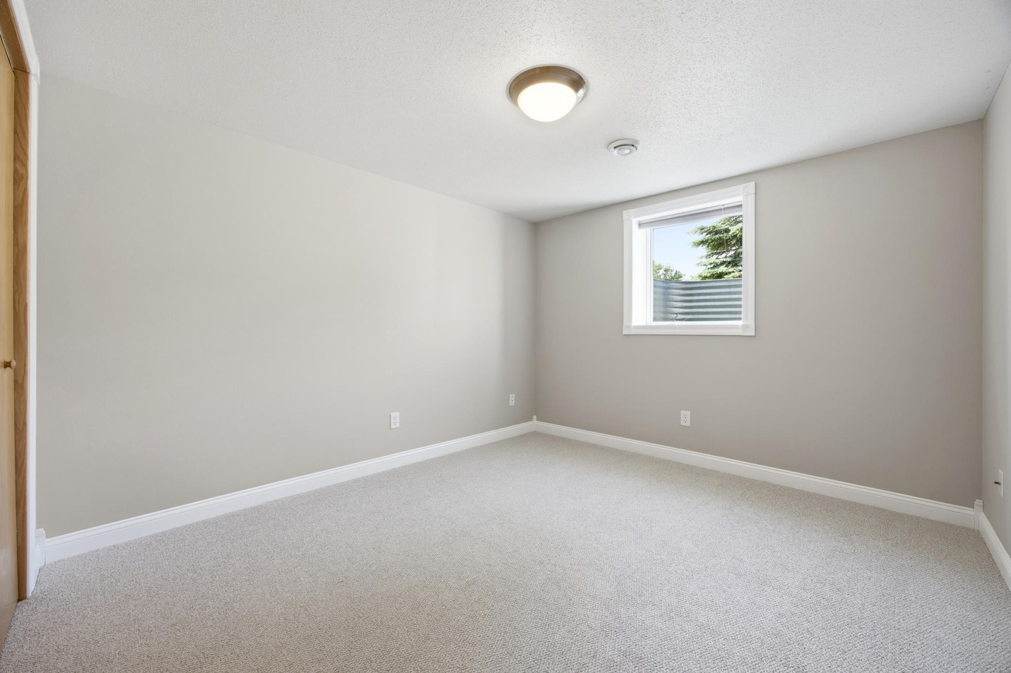 1323 S River Drive Property Photo 38