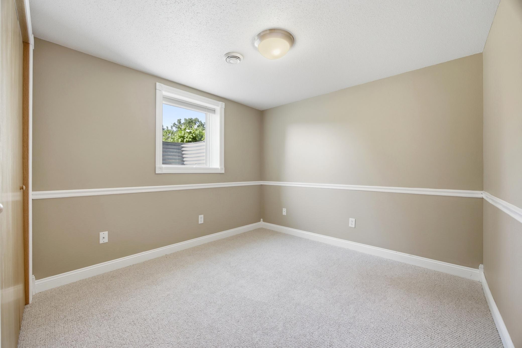 1323 S River Drive Property Photo 40
