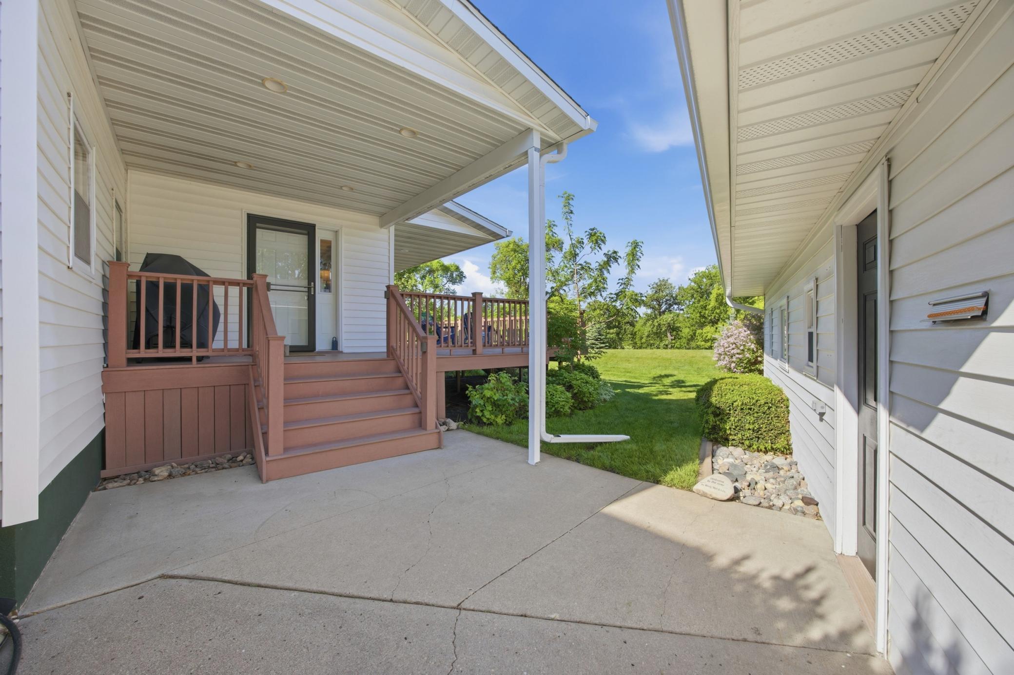 1323 S River Drive Property Photo 43
