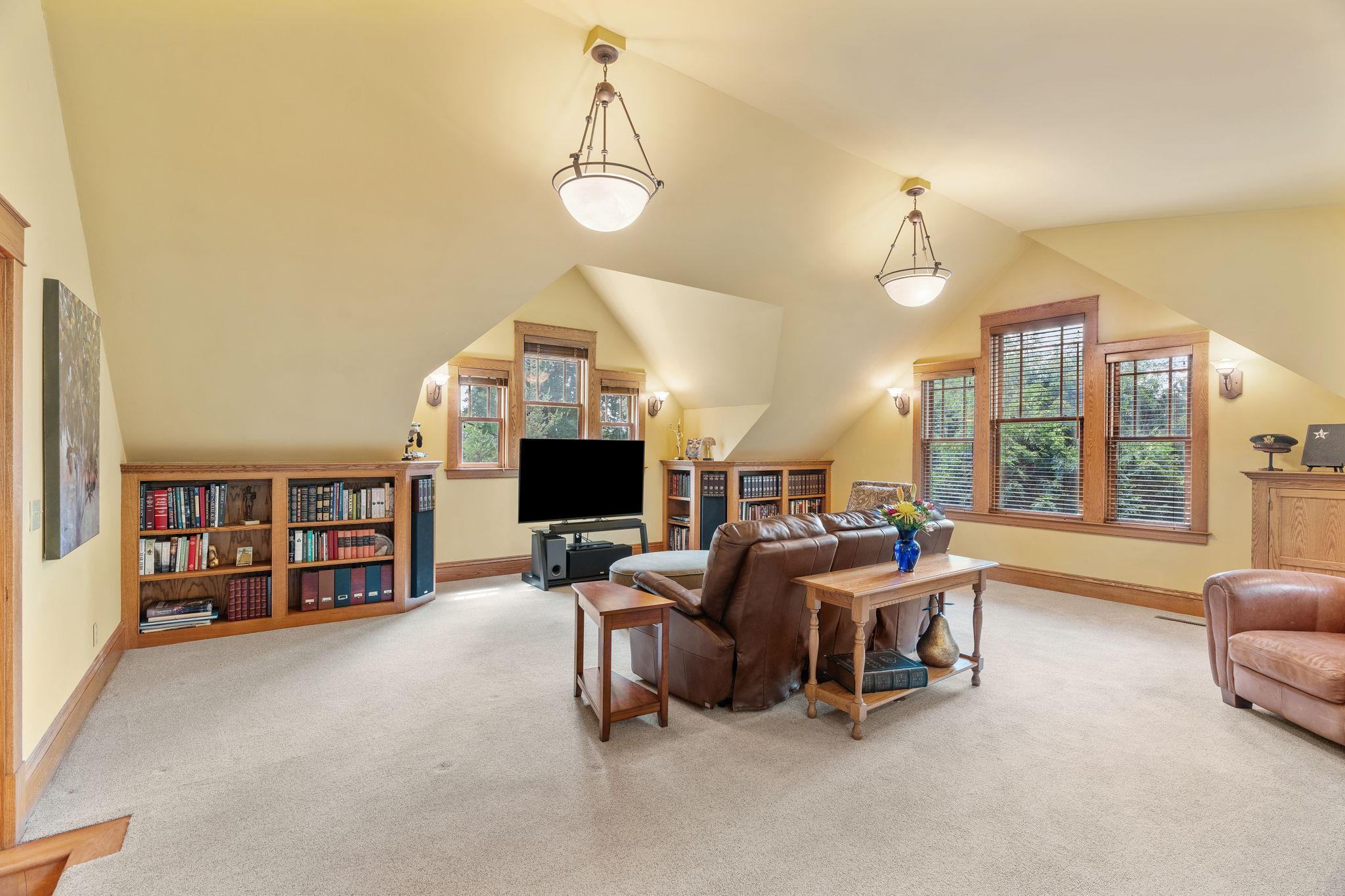 607 Ivy Falls Avenue Property Photo 37