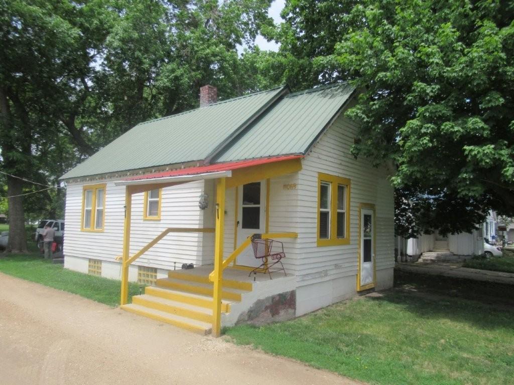 11069 Bird Avenue Property Photo 1