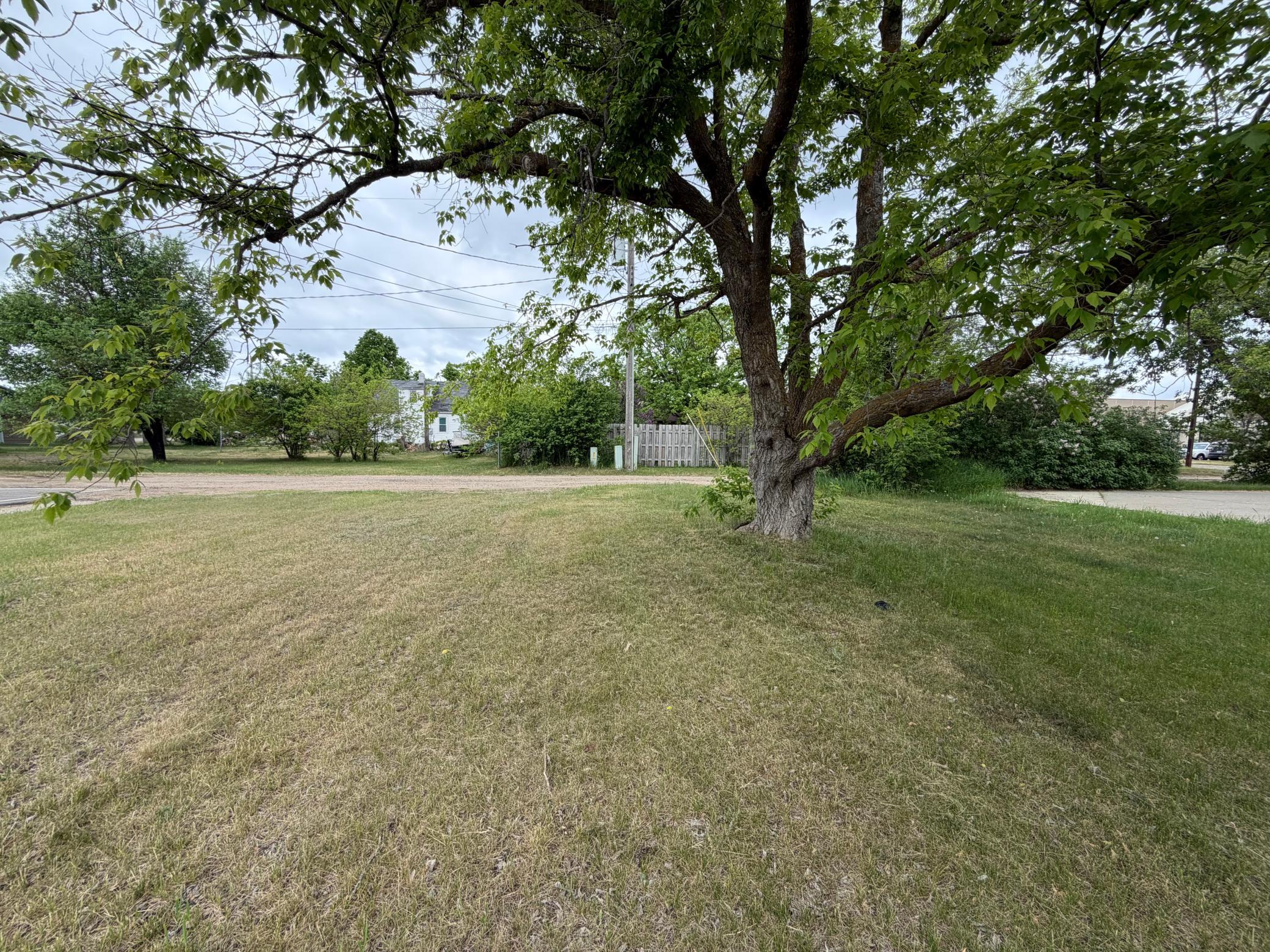 709 Washington Avenue S Property Photo 9