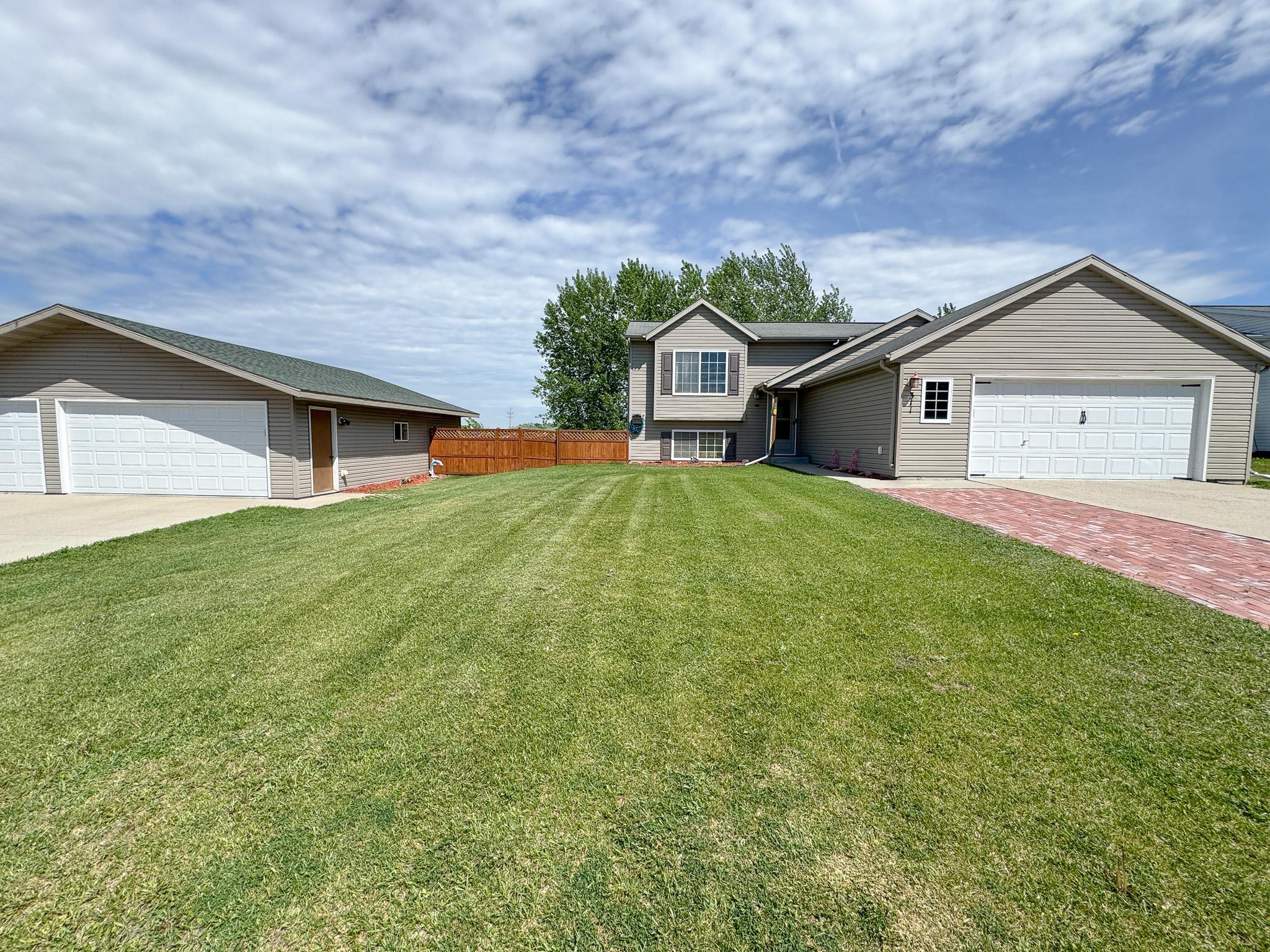 311 Cardinal Place Property Photo 2