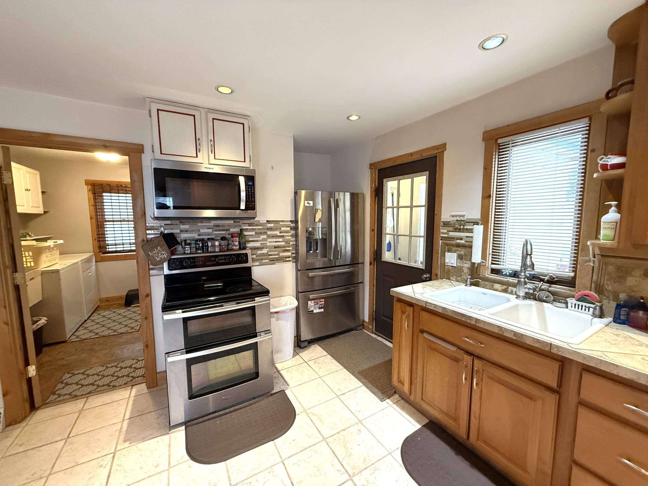 37 E Boundary Street E Property Photo 4