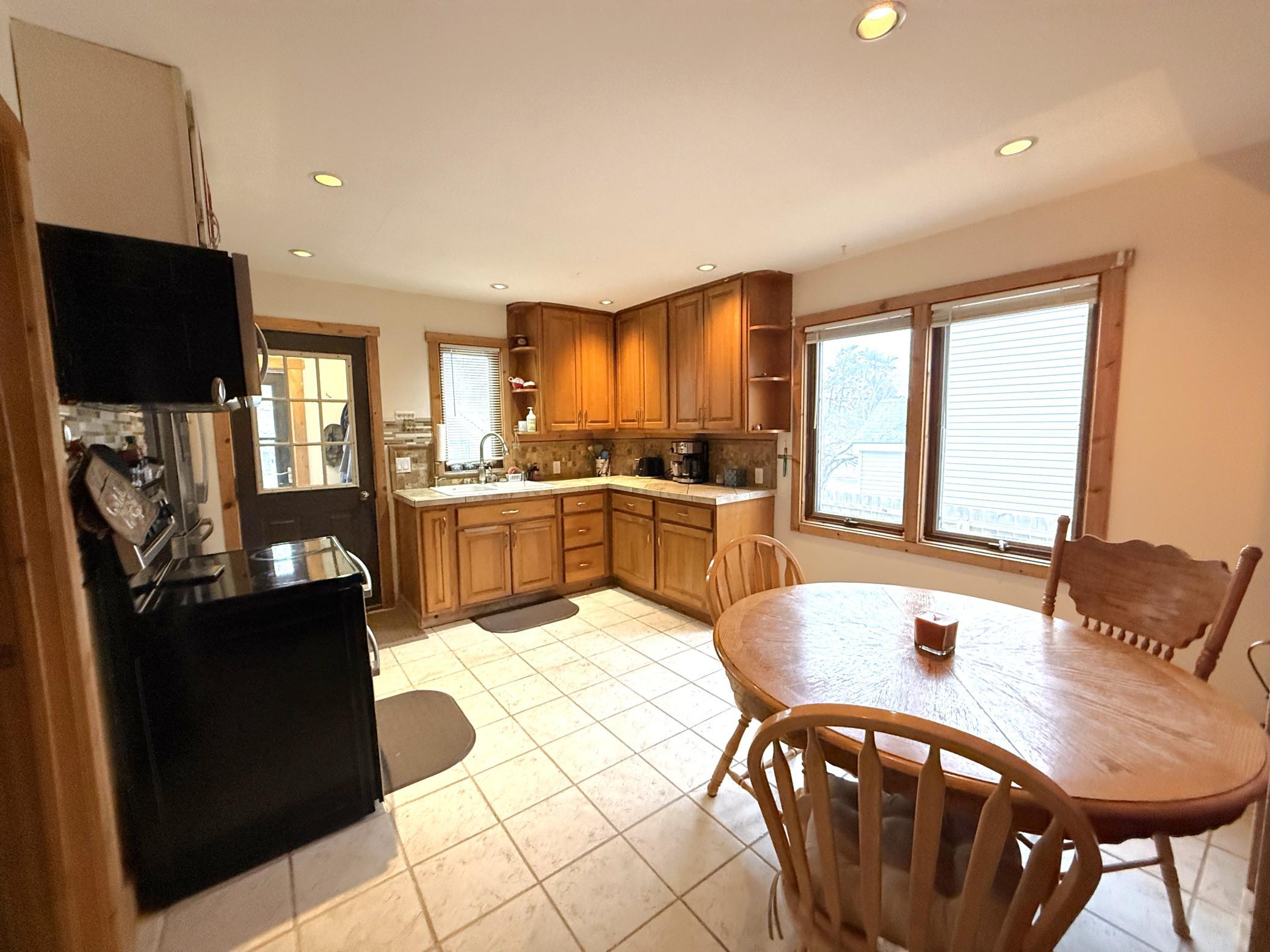 37 E Boundary Street E Property Photo 6
