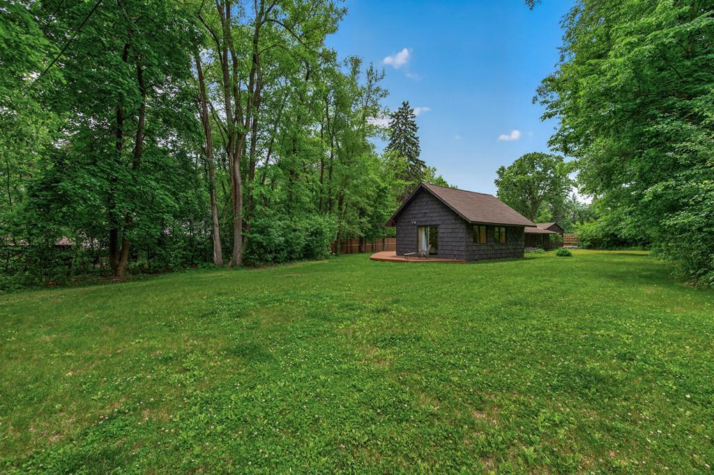 11138 W River Road Property Photo 3