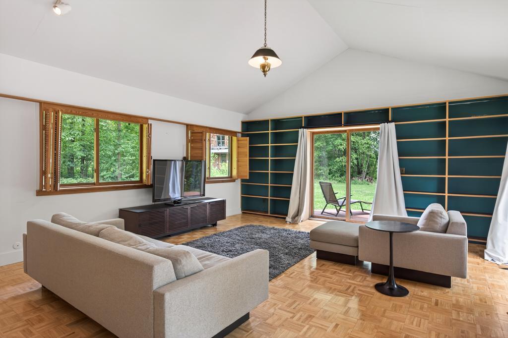 11138 W River Road Property Photo 6