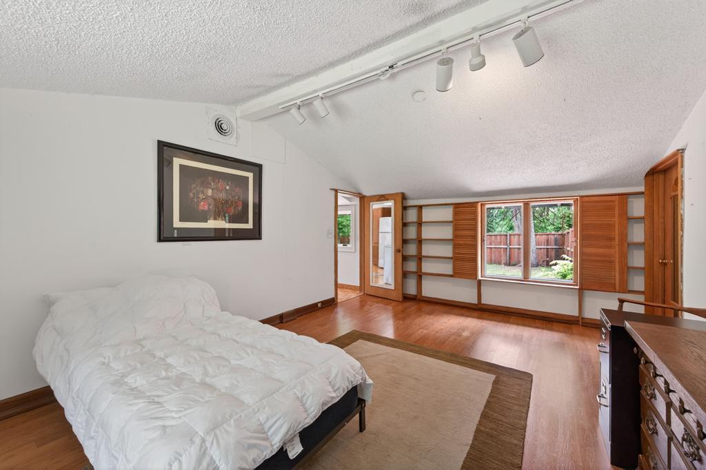 11138 W River Road Property Photo 16