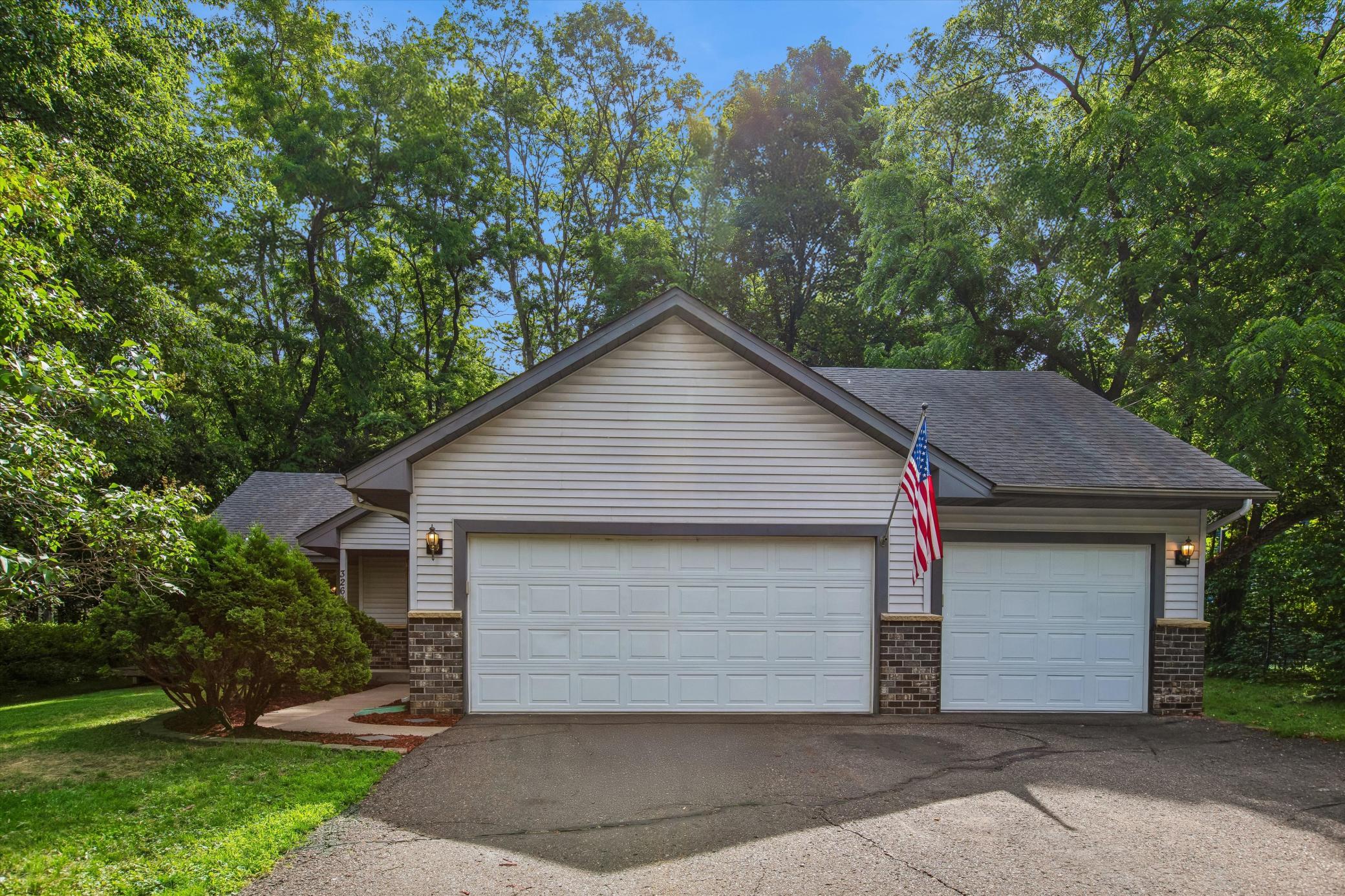 326 Warner Avenue N Property Photo 1