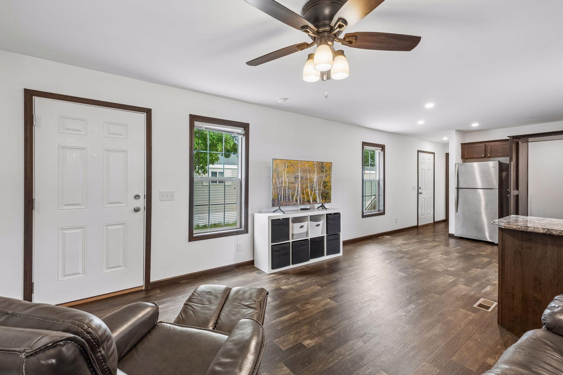 1291 Piper Drive W Property Photo 2