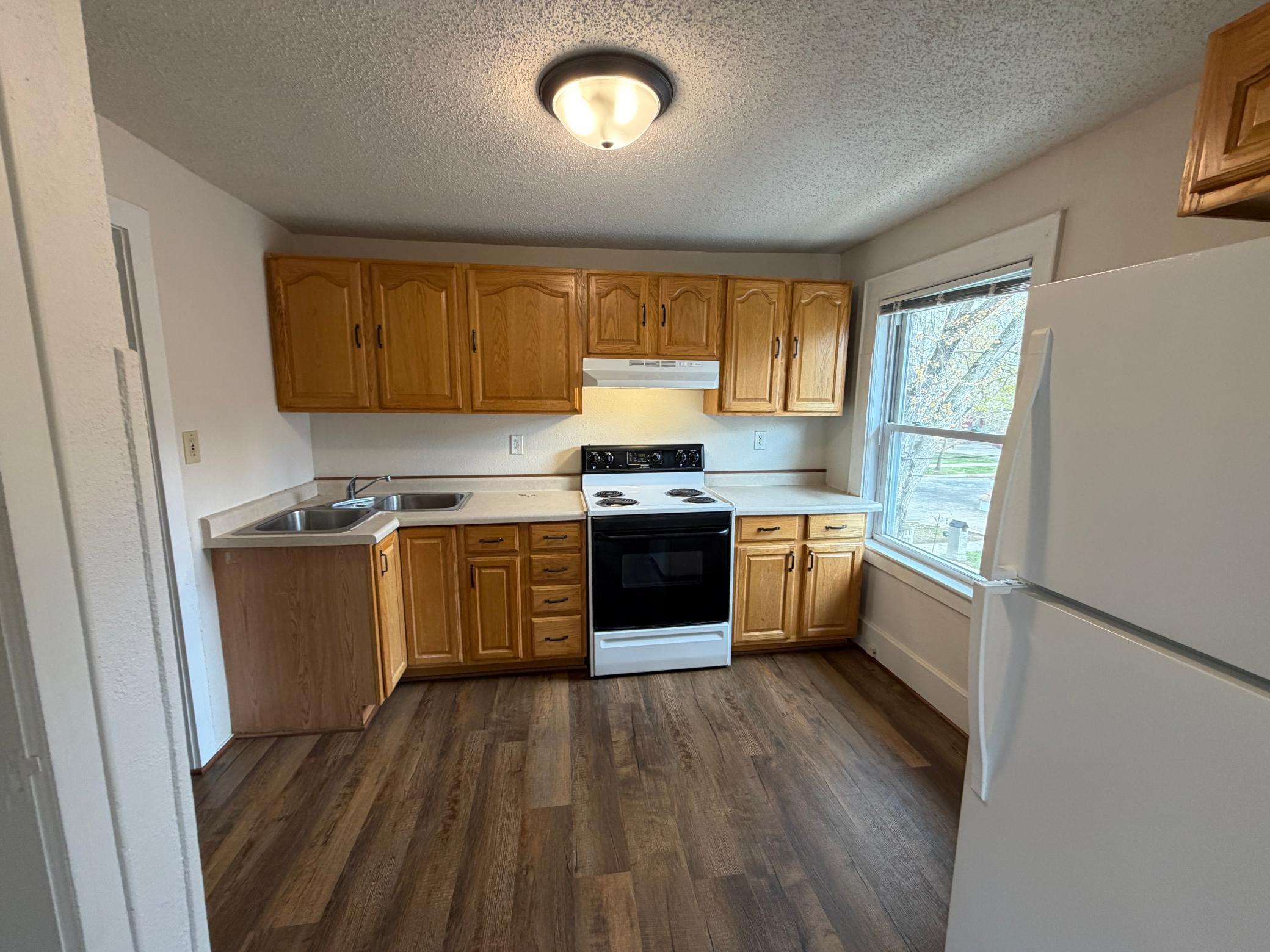 523 8th Avenue N Property Photo 2