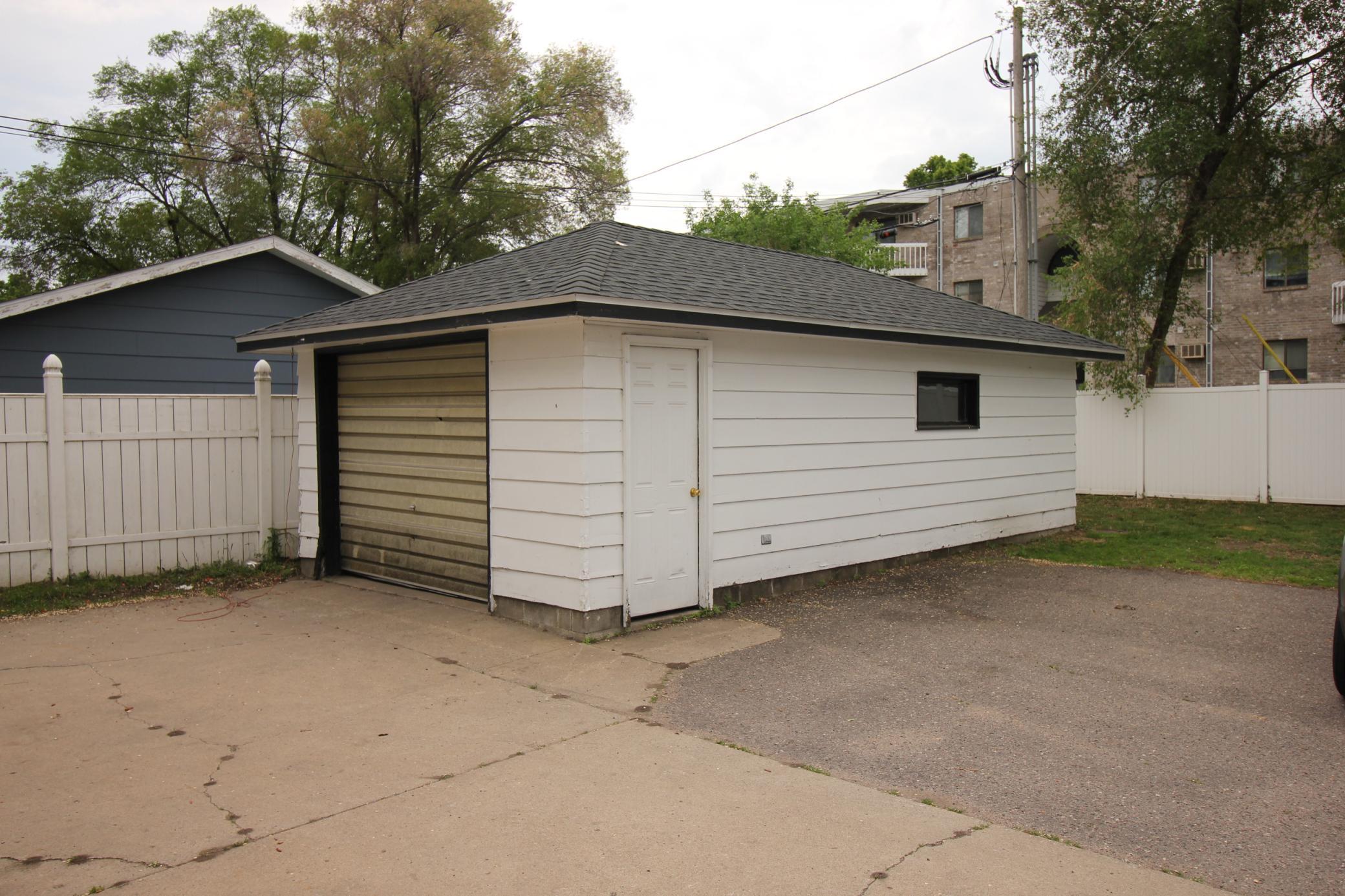 523 8th Avenue N Property Photo 14