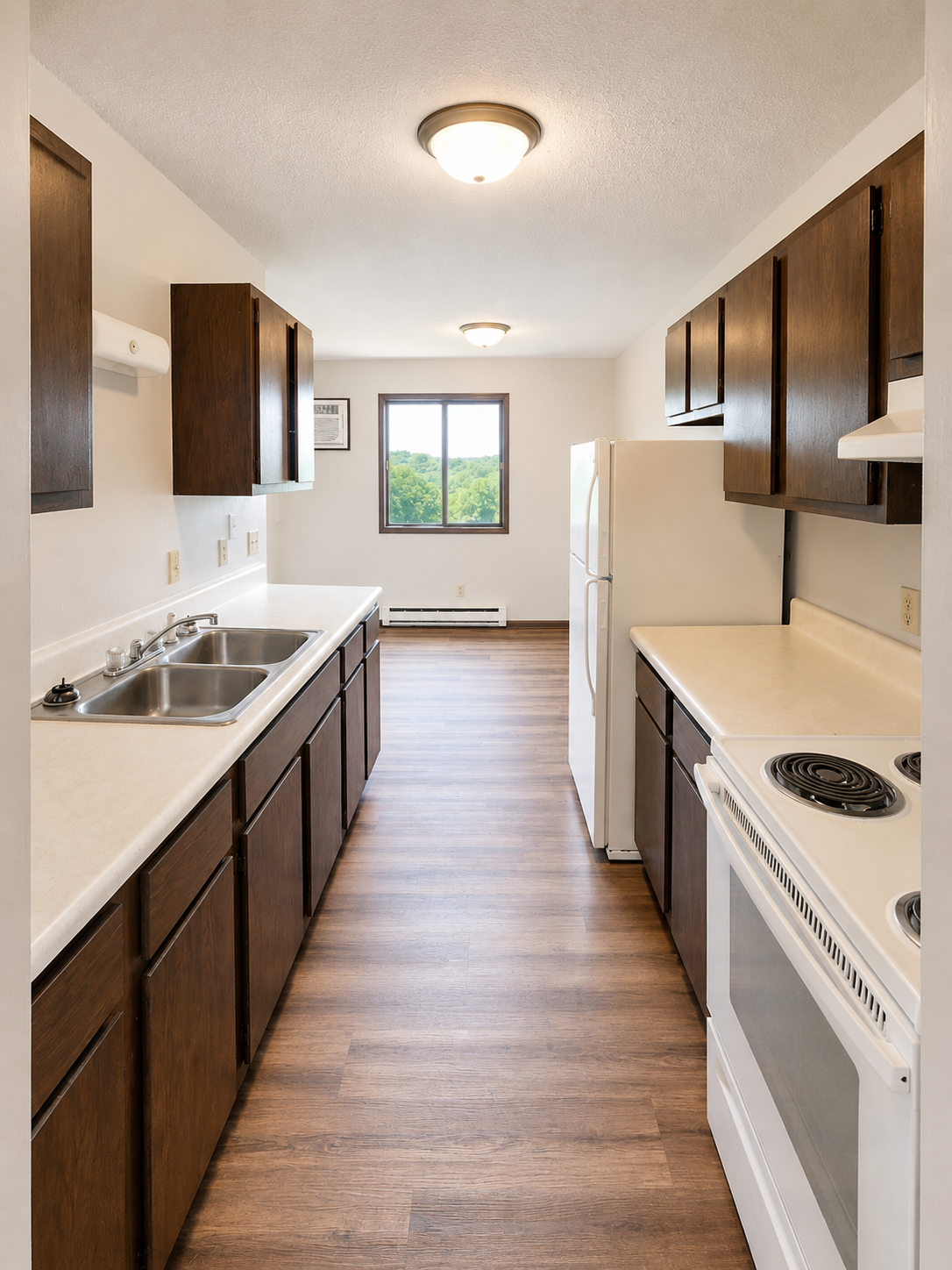 105 South Highway 8 Property Photo 2