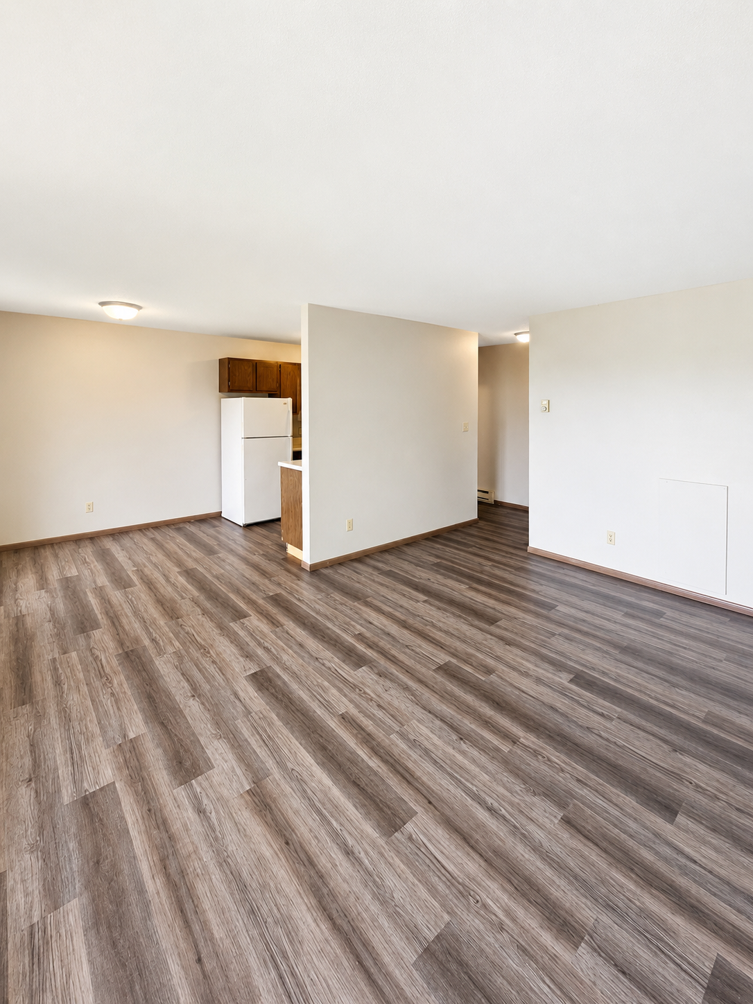 105 South Highway 8 Property Photo 3