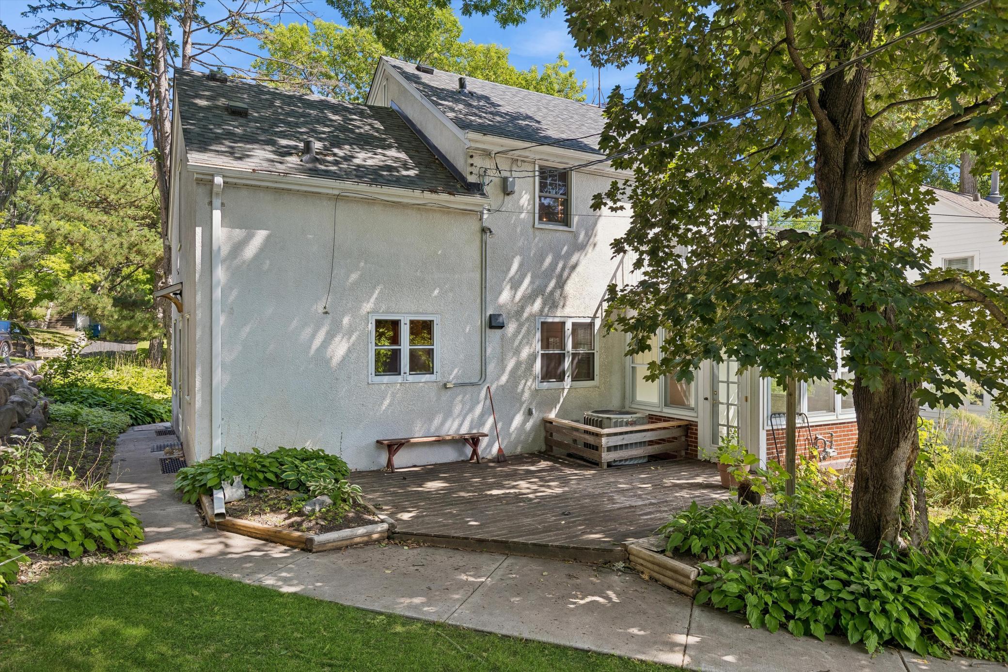1948 Drew Avenue S Property Photo 4