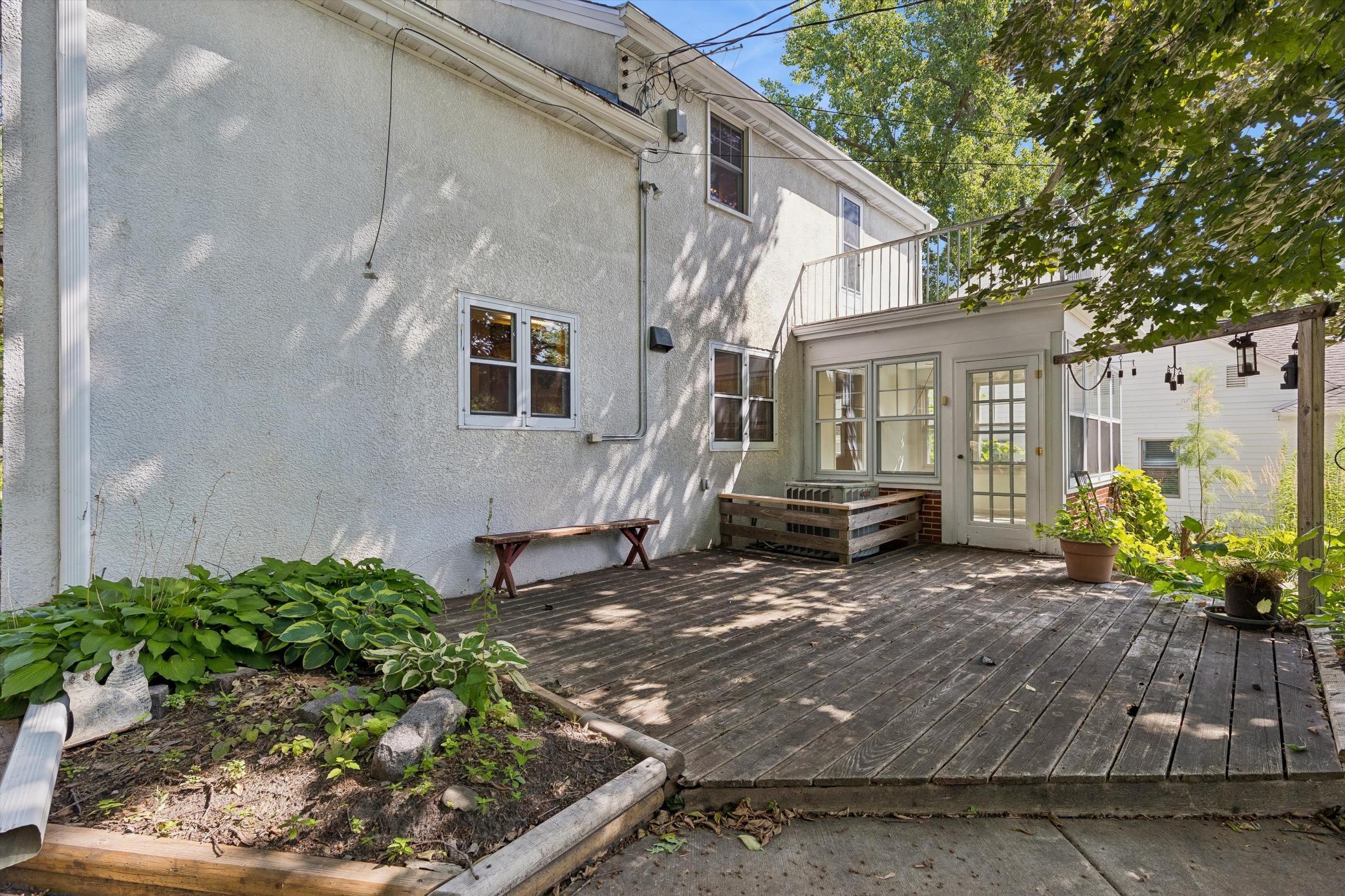 1948 Drew Avenue S Property Photo 5