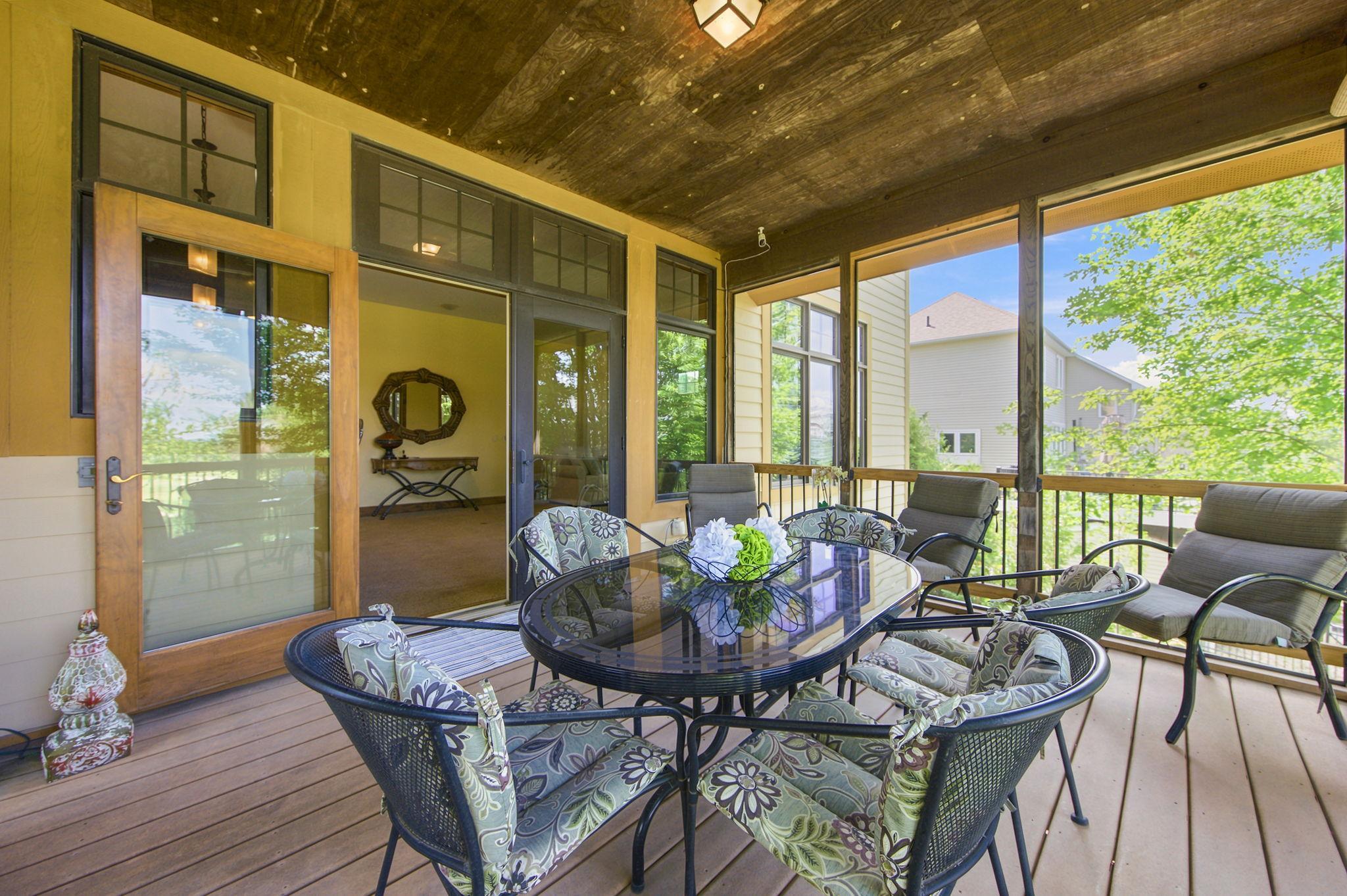 1008 Newhall Drive Property Photo 14